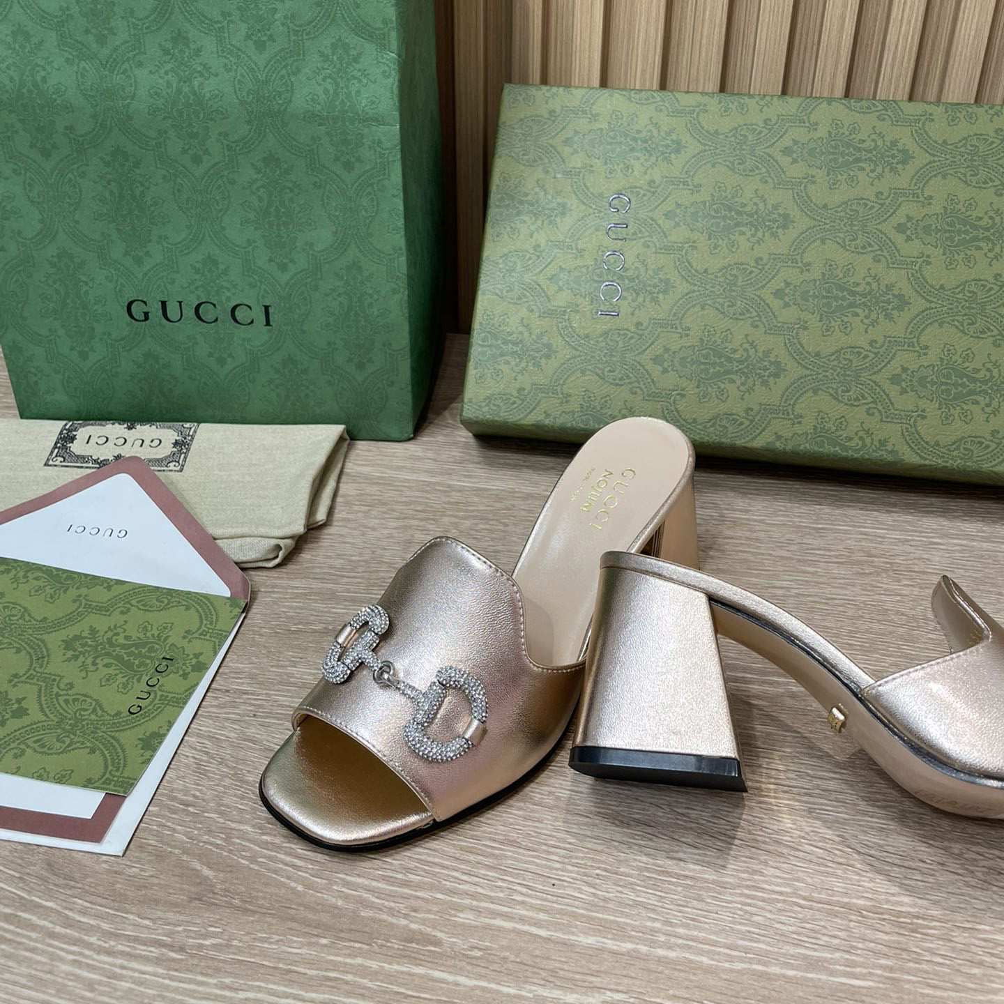 Gucci Damen Gucci Nojum Sandale mit einer Absatzhöhe von 7,5 cm - EUR FASHION