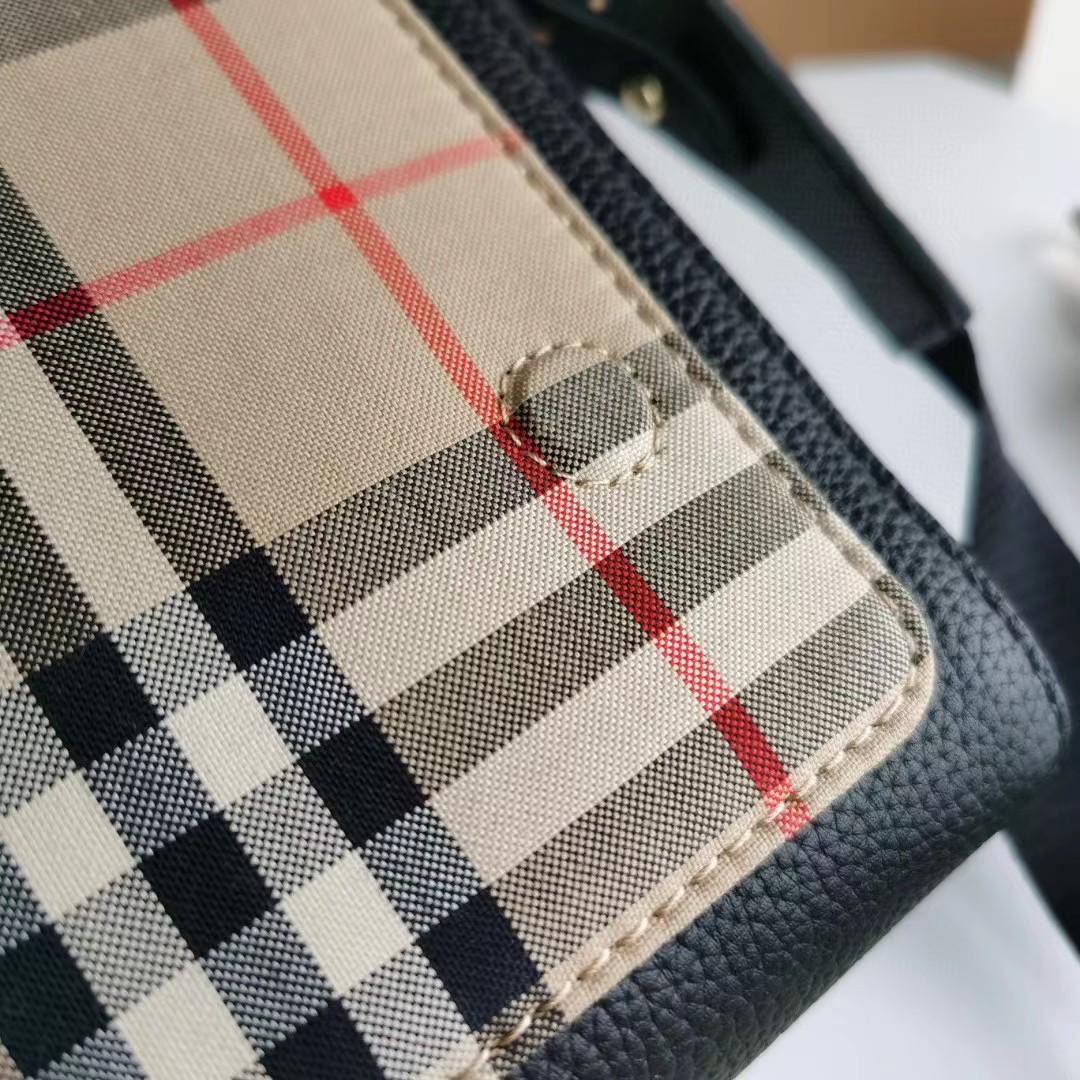 Burberry Hackberry Umhängetasche aus Leder (25–18–8,5 cm) - EUR FASHION