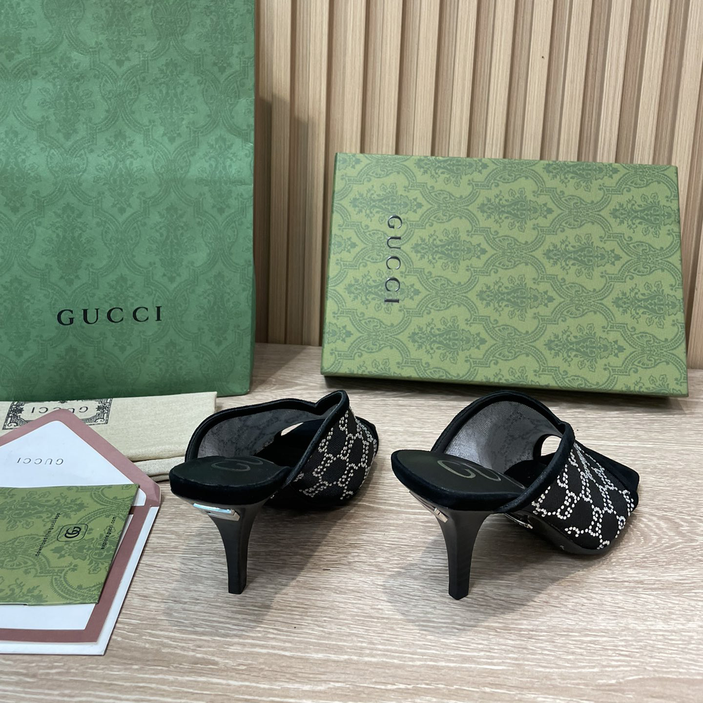 Gucci Damen-GG-Sandale mit einer Absatzhöhe von 7,5 cm - EUR FASHION