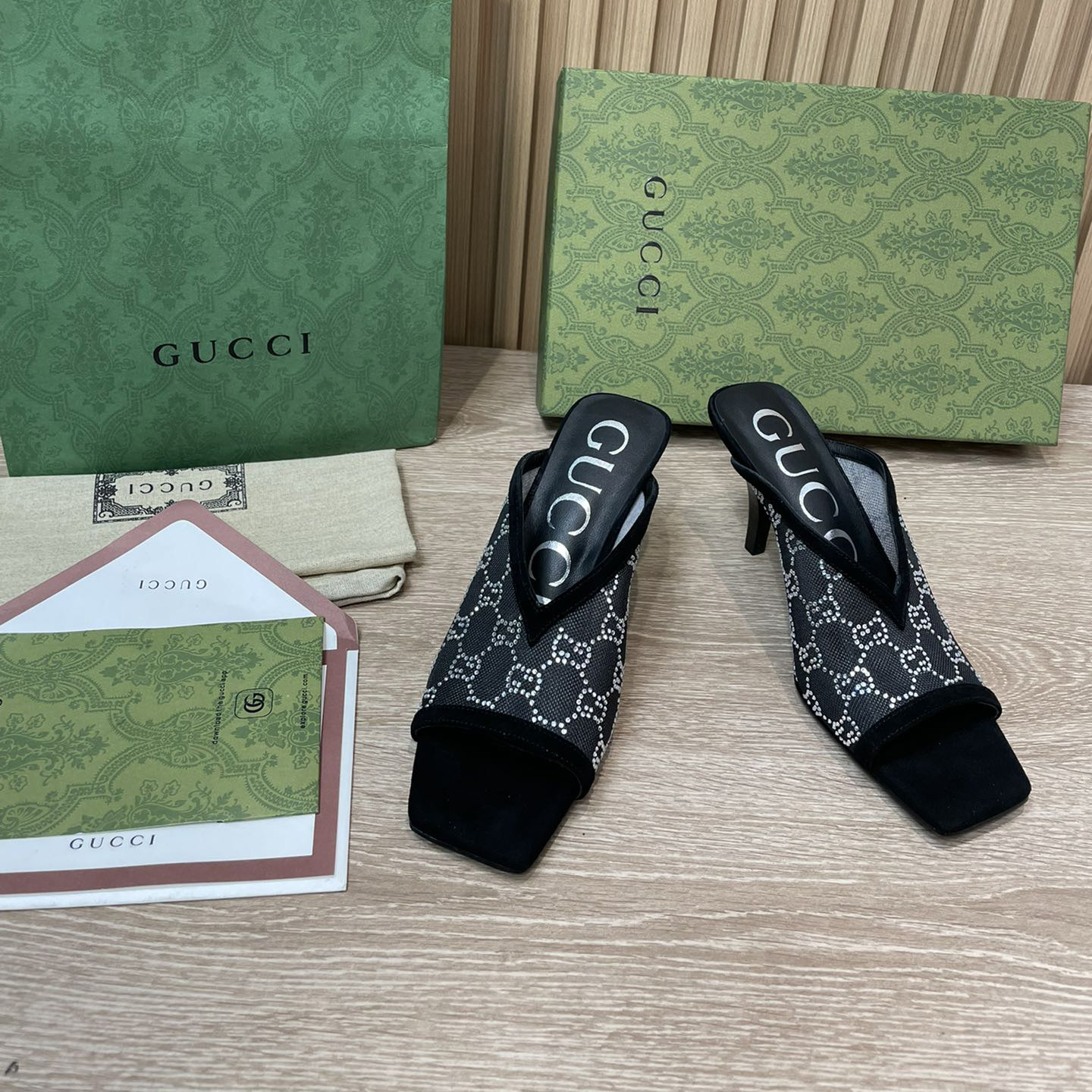 Gucci Damen-GG-Sandale mit einer Absatzhöhe von 7,5 cm - EUR FASHION