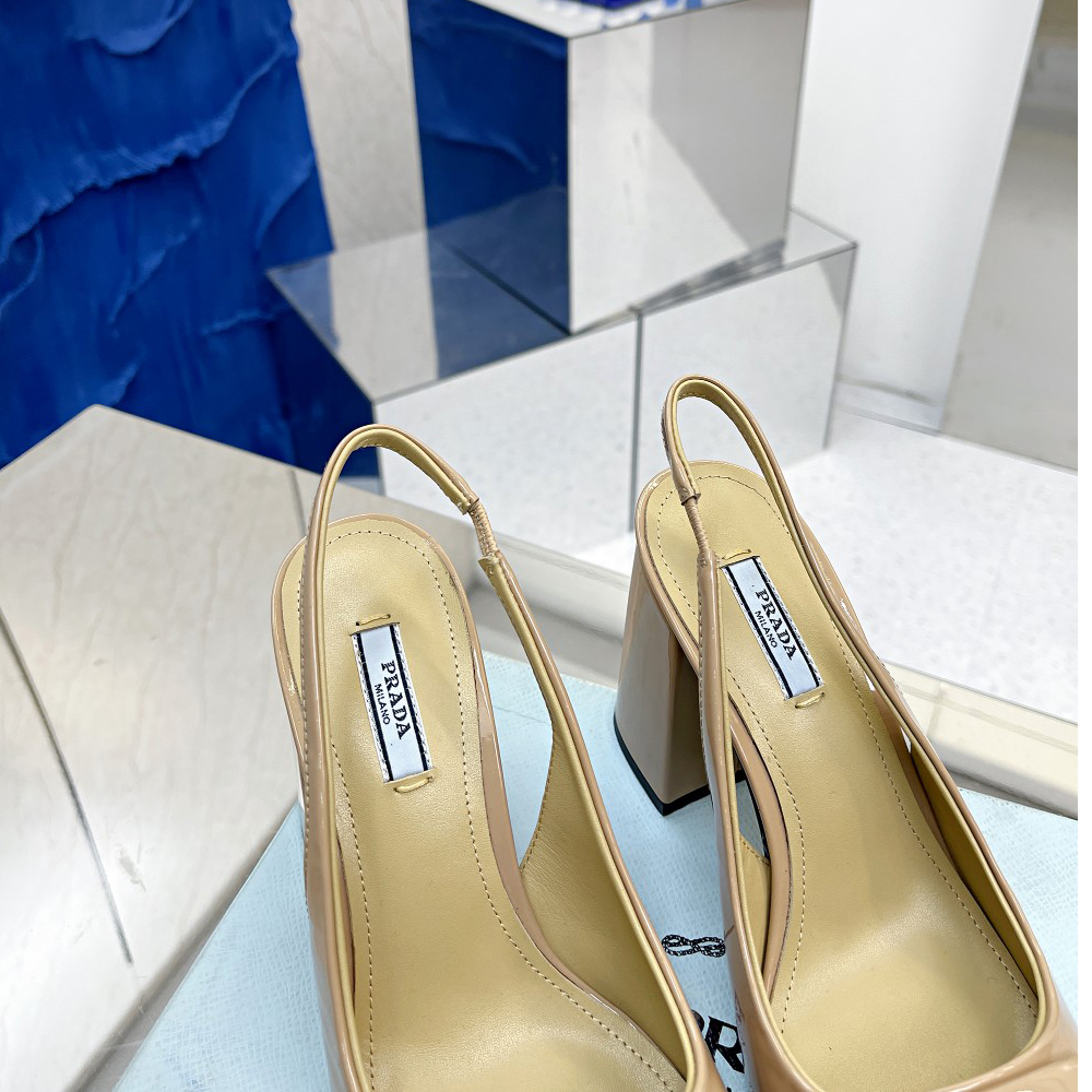 Prada Slingback-Pumps aus Lackleder - EUR FASHION