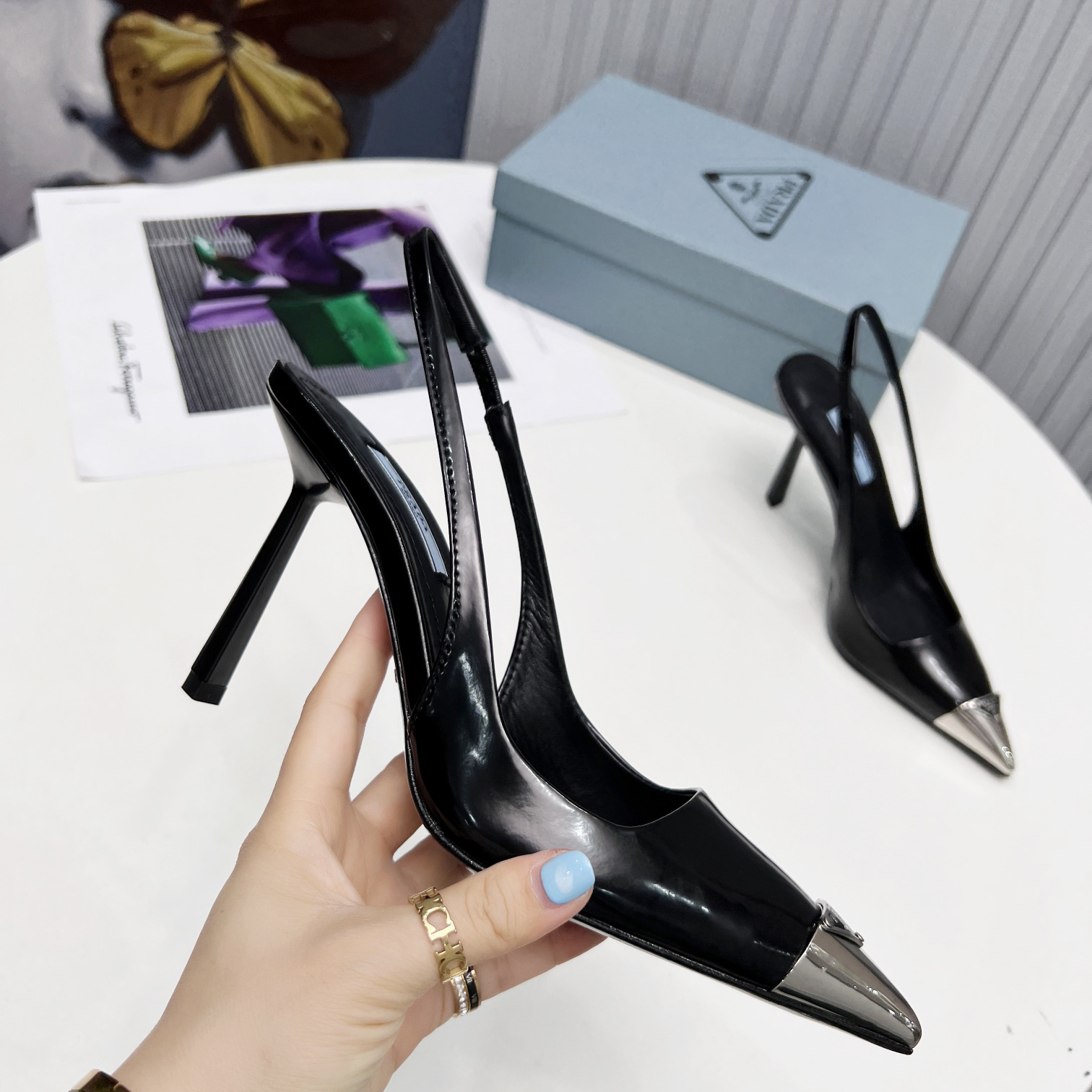 Prada Slingback-Pumps aus gebürstetem Leder - EUR FASHION