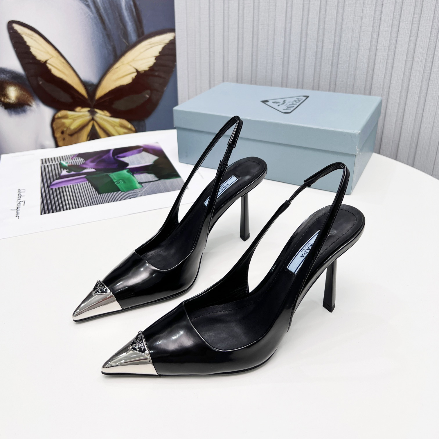 Prada Slingback-Pumps aus gebürstetem Leder - EUR FASHION