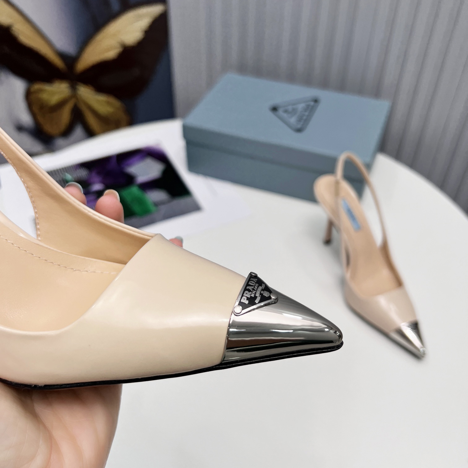 Prada Slingback-Pumps aus gebürstetem Leder - EUR FASHION