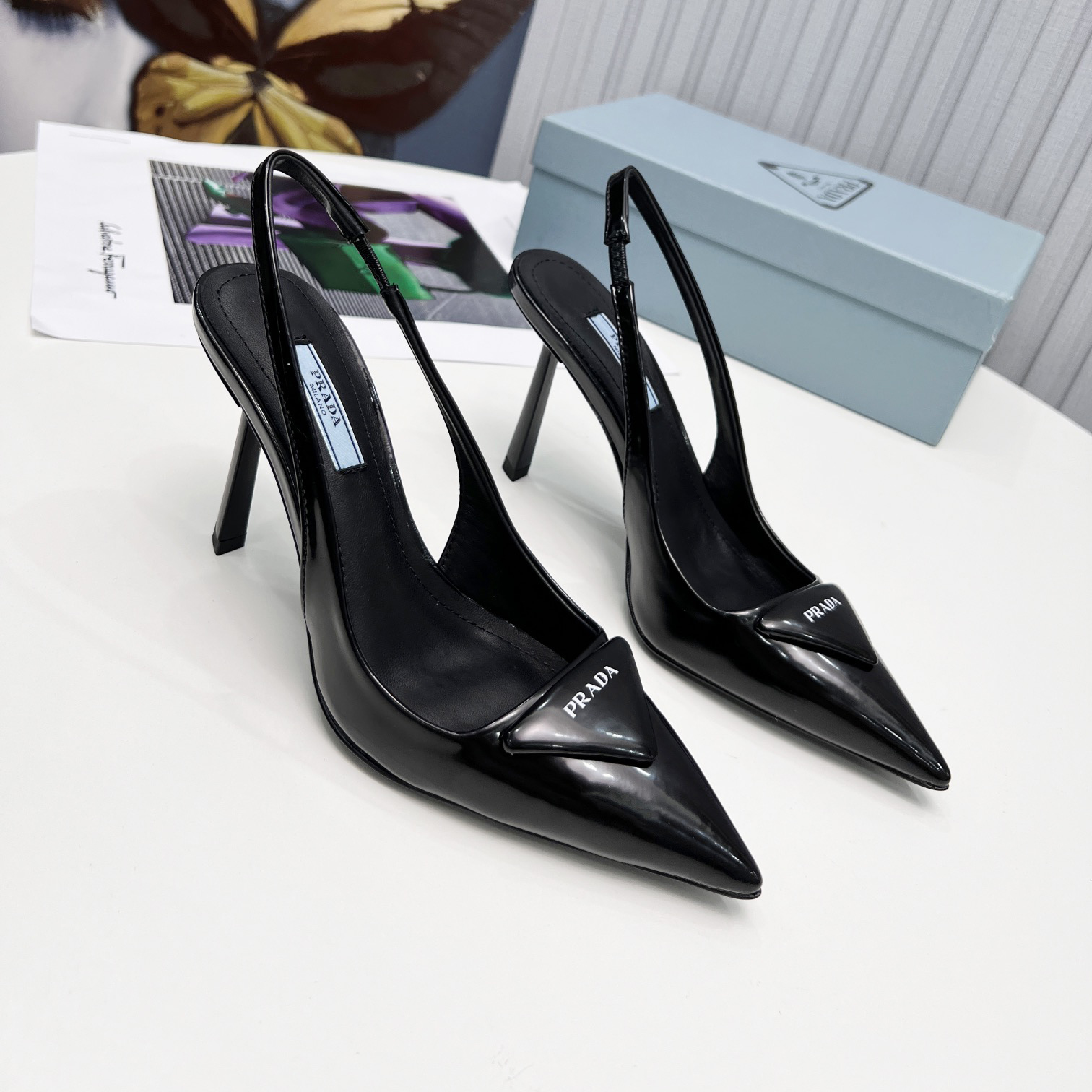 Prada Slingback-Pumps aus gebürstetem Leder - EUR FASHION