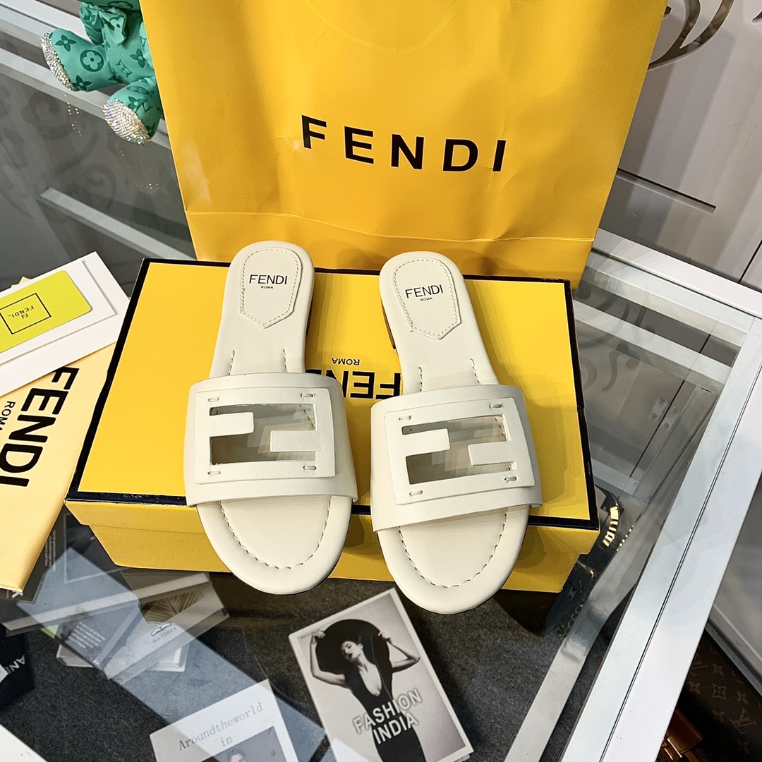Fendi Signature Beige Leder-Slides - EUR FASHION