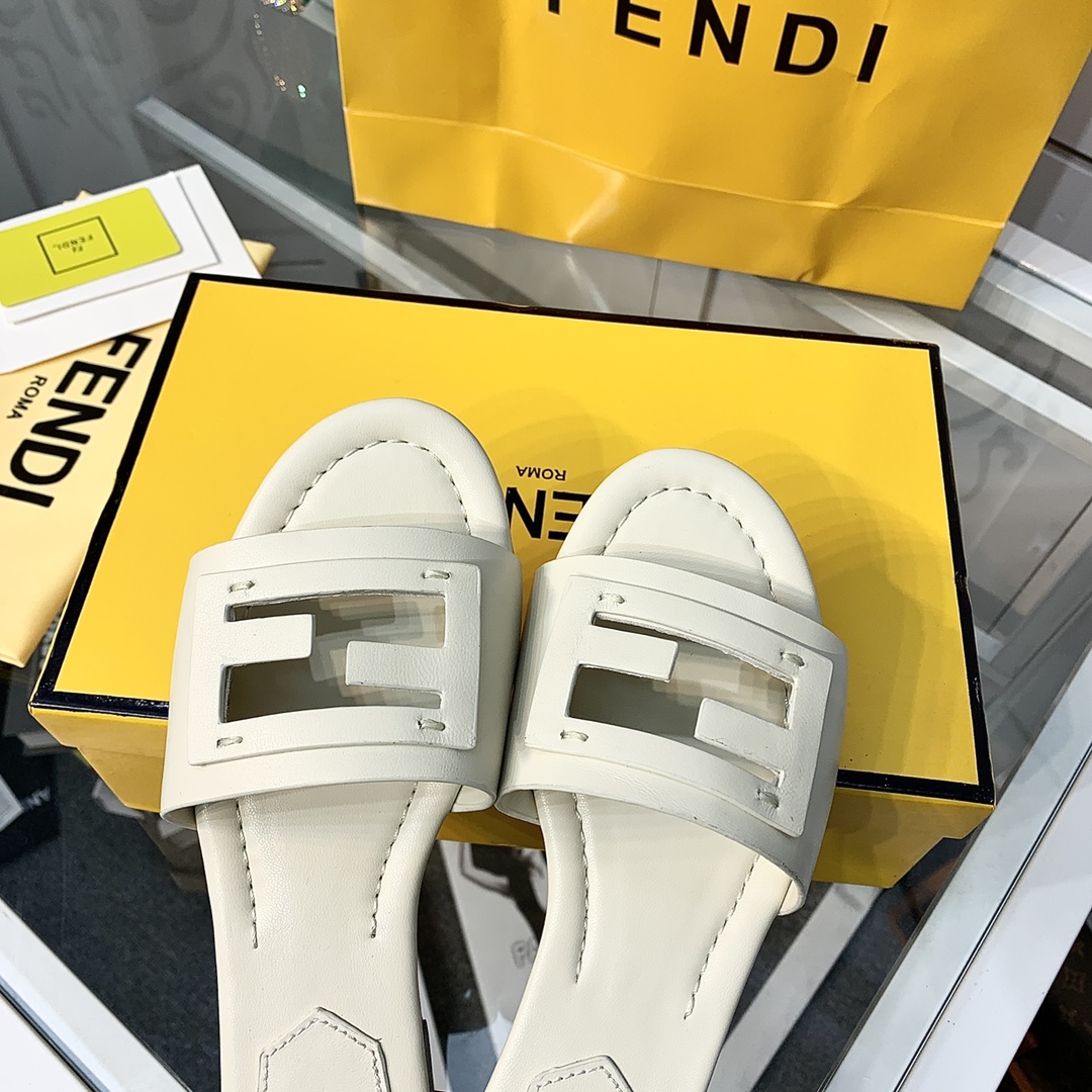 Fendi Signature Beige Leder-Slides - EUR FASHION