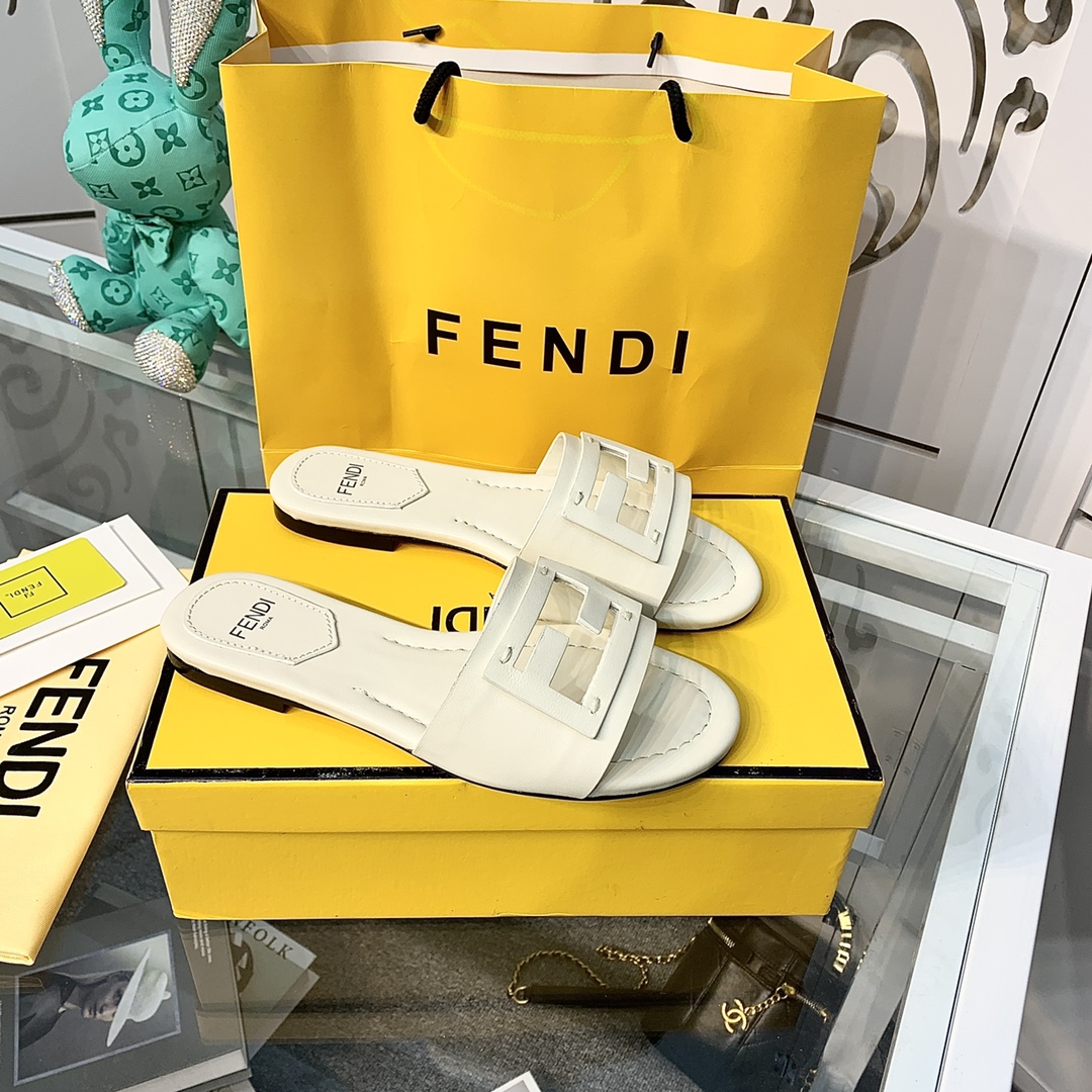 Fendi Signature Beige Leder-Slides - EUR FASHION