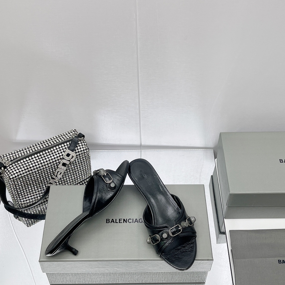 Balenciaga Cagole 50 mm Sandale aus schwarzem Arena-Lammleder - EUR FASHION