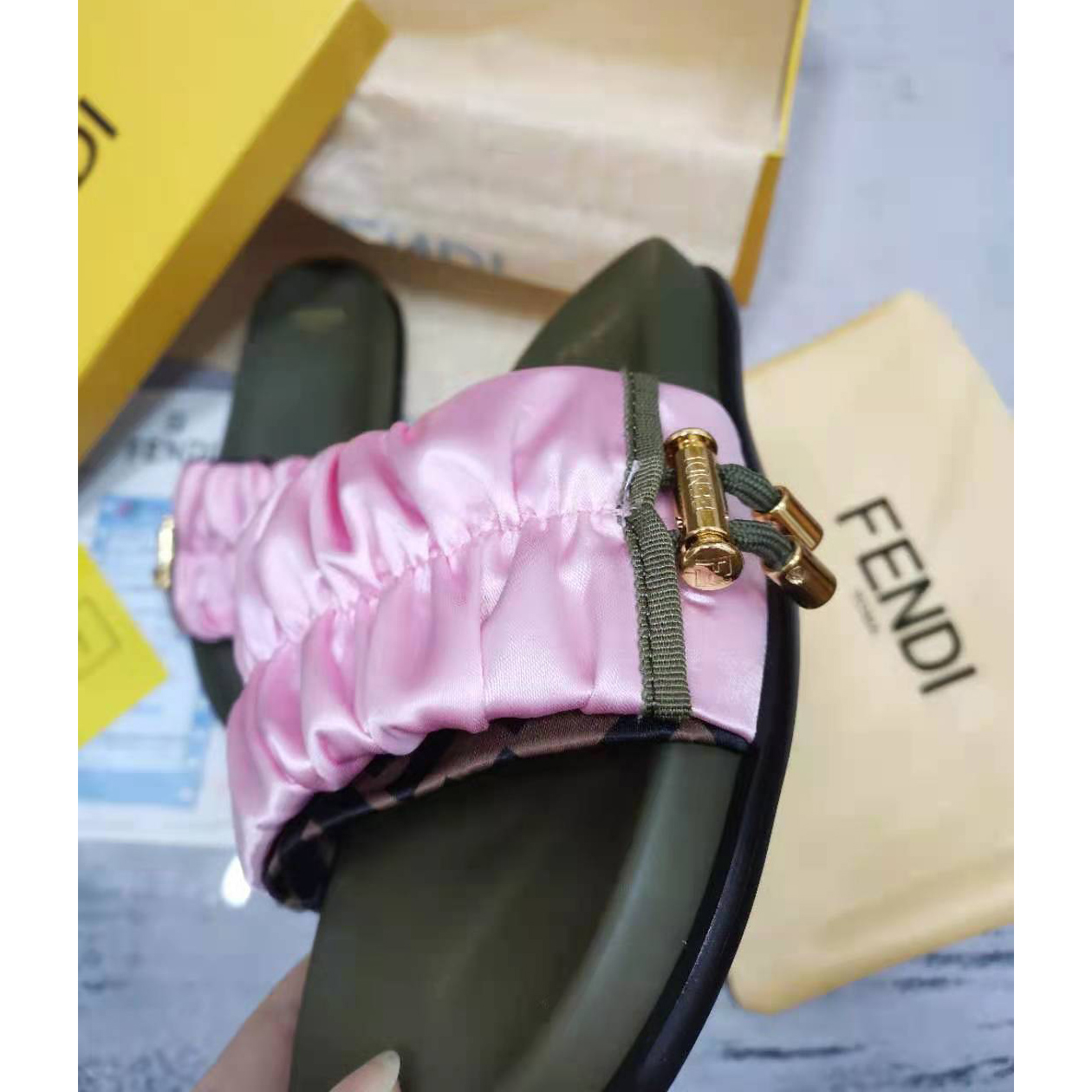 Fendi Fendi Feel rosa Satin-Slides - EUR FASHION