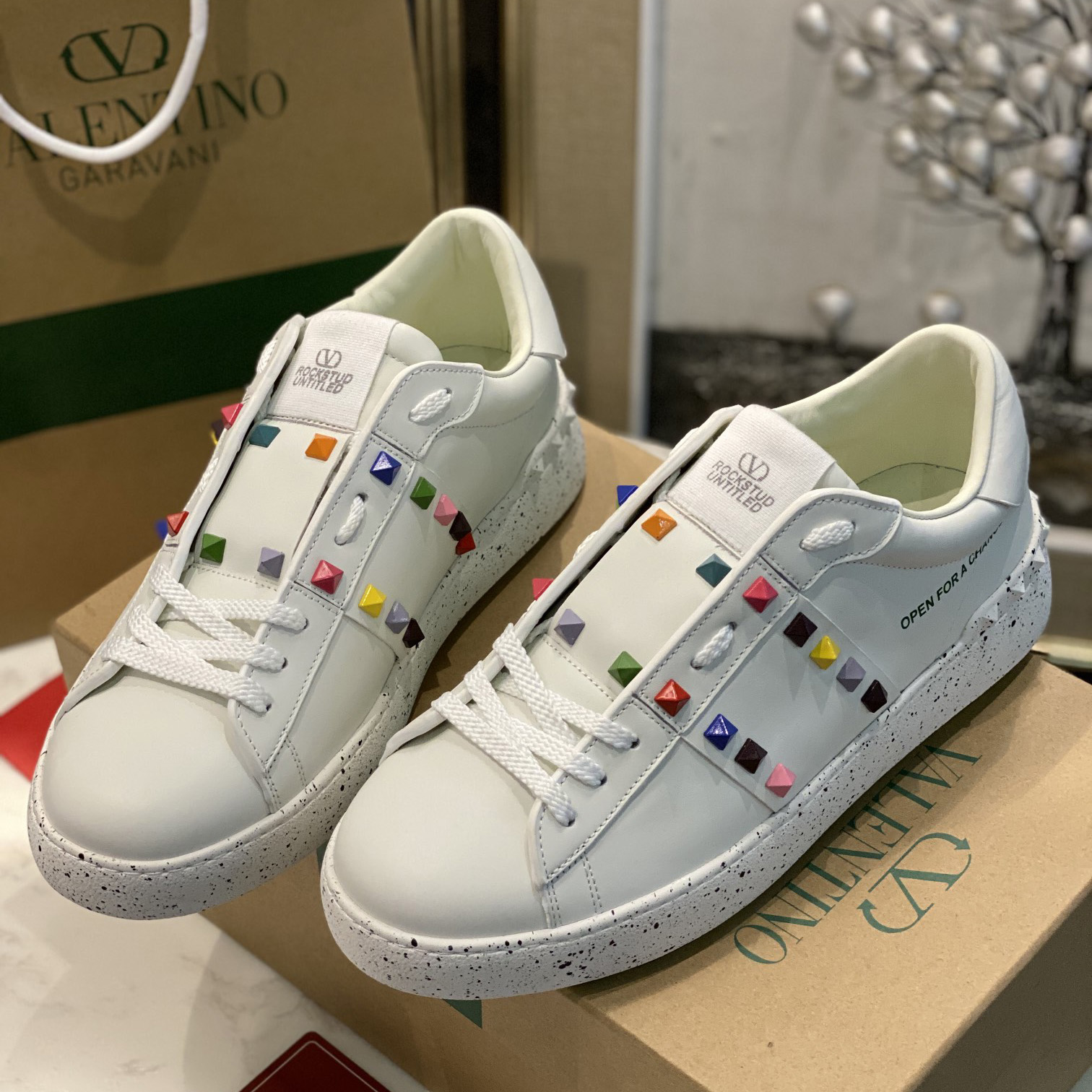 Valenti Open For A Change Sneaker aus biobasiertem Material in Weiß/Mehrfarbig - EUR FASHION
