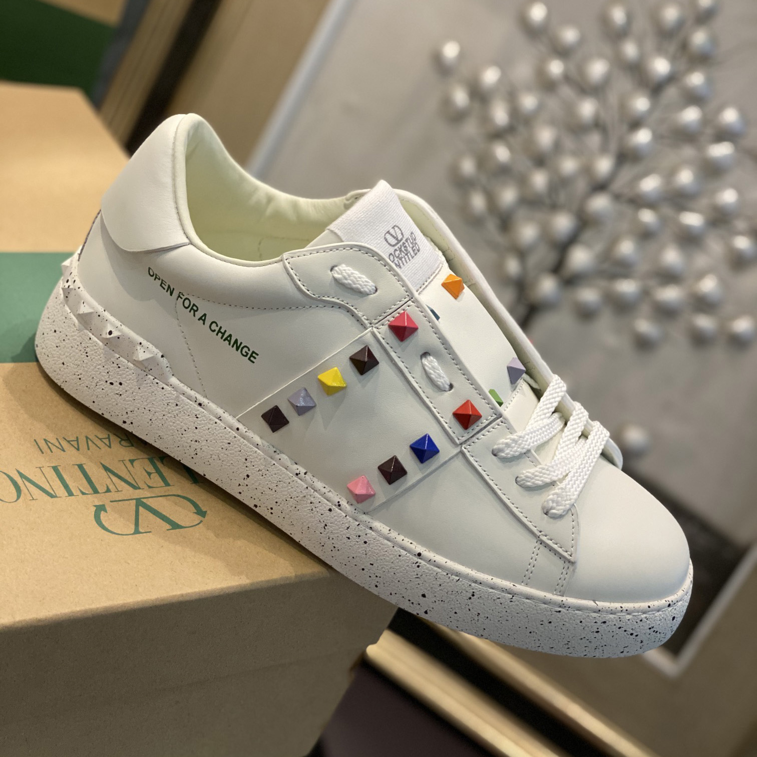 Valenti Open For A Change Sneaker aus biobasiertem Material in Weiß/Mehrfarbig - EUR FASHION