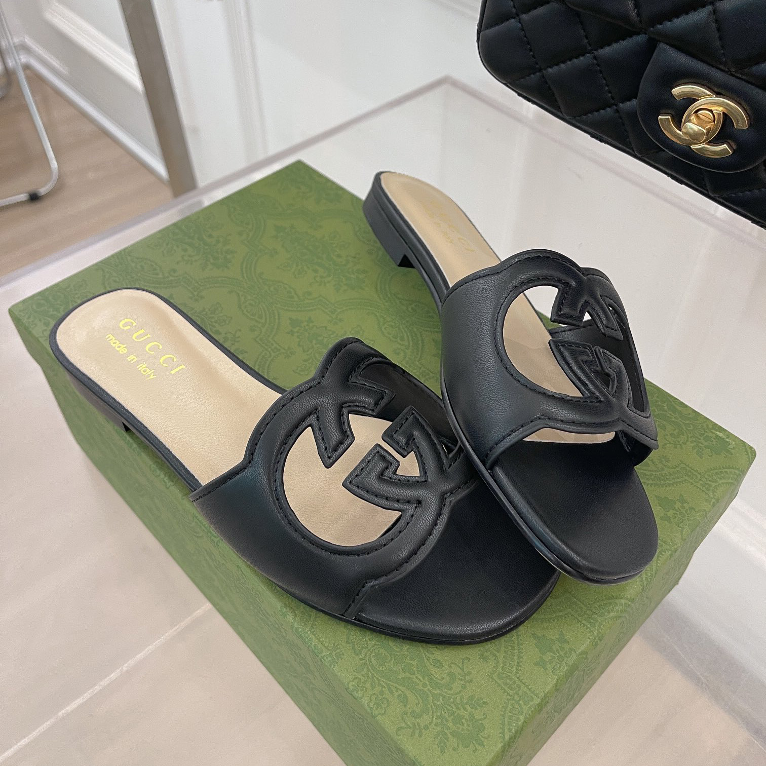 Gucci Damen-Slide-Sandale mit ineinandergreifendem G-Ausschnitt - EUR FASHION