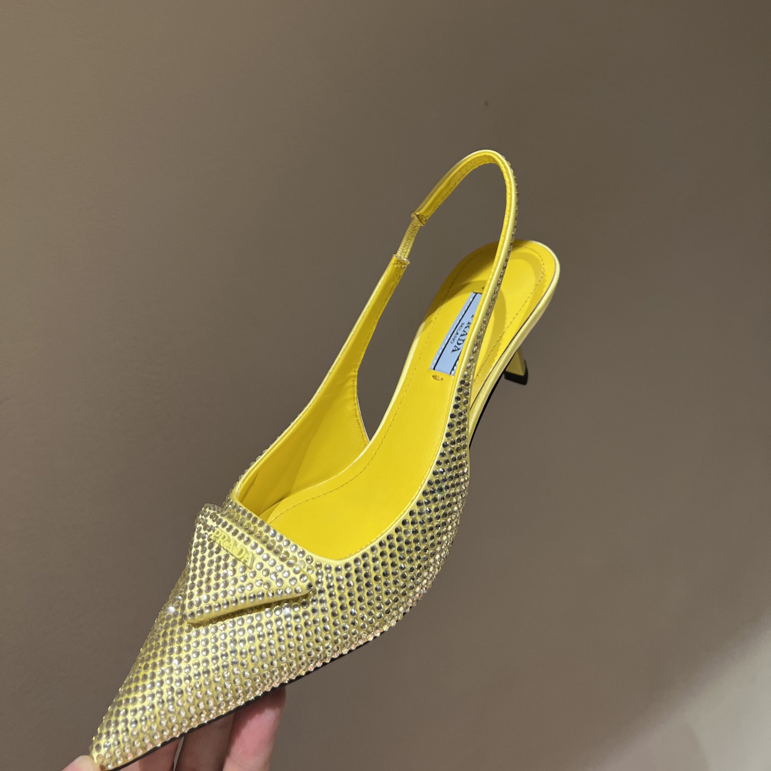 Prada Slingback-Pumps aus Satin mit Kristallen (5,5 cm) - EUR FASHION