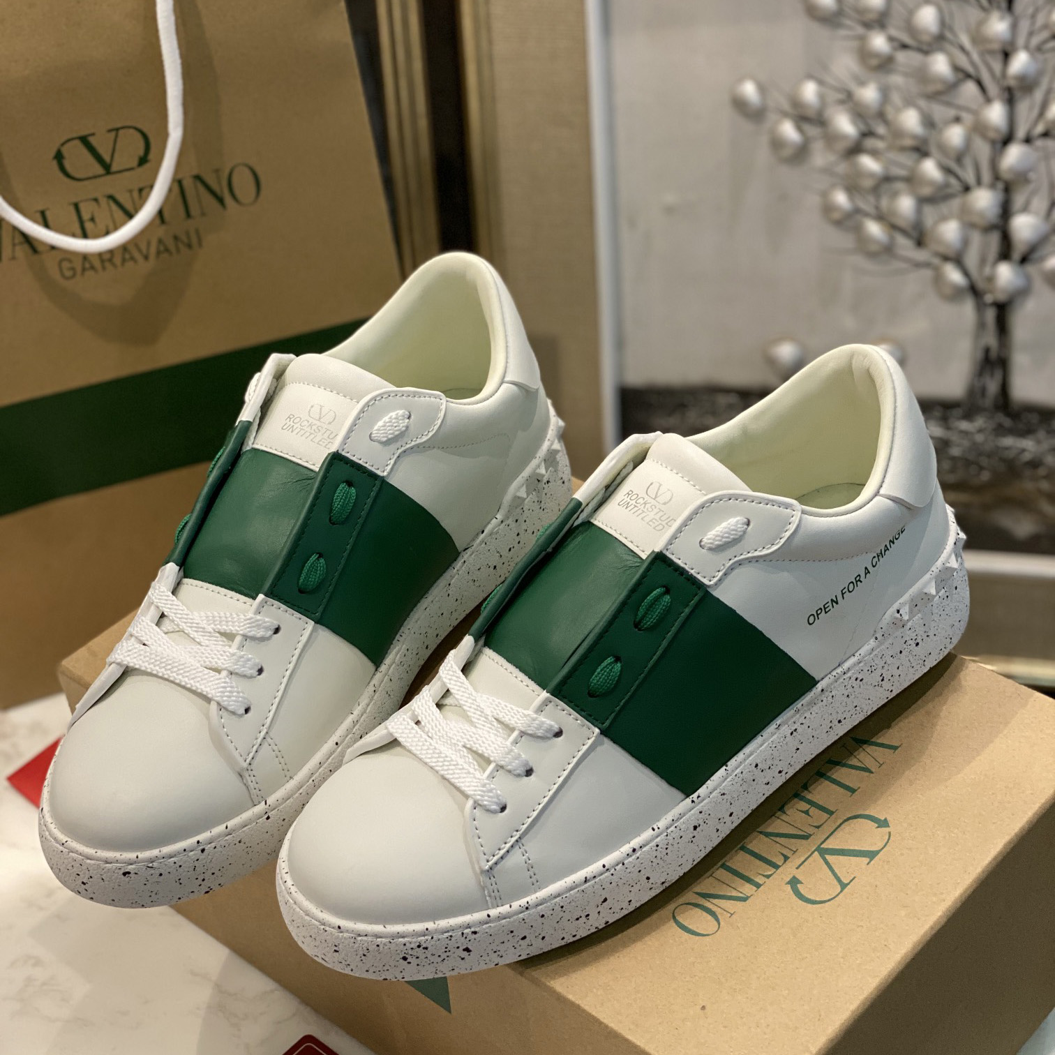Valenti Open For A Change Sneaker aus biobasiertem Material in Weiß/Grün - EUR FASHION
