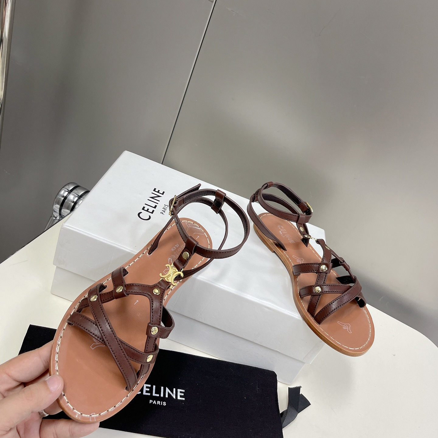 Celine Taillat Triomphe Sandale in Hellbraun - EUR FASHION