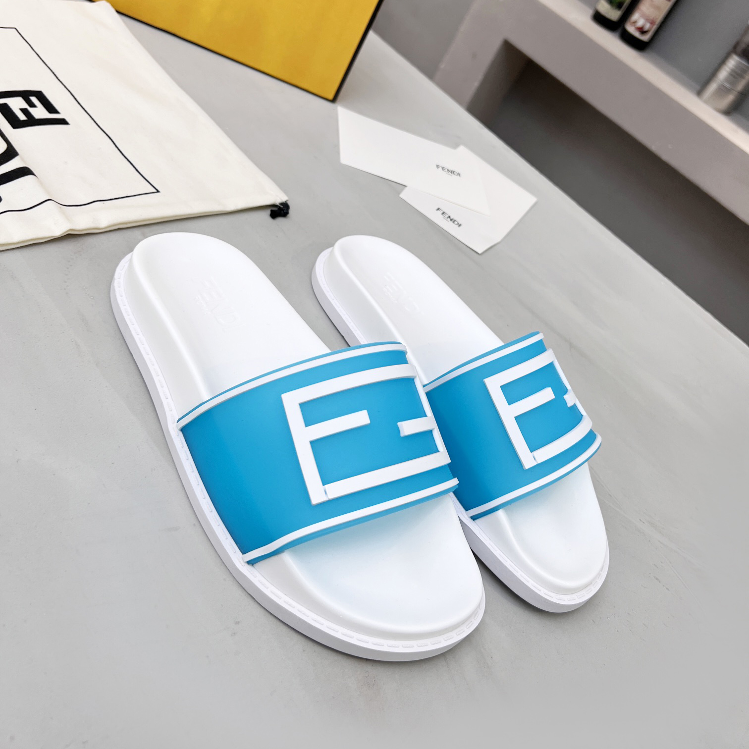 Fendi Baguette-Slides - EUR FASHION