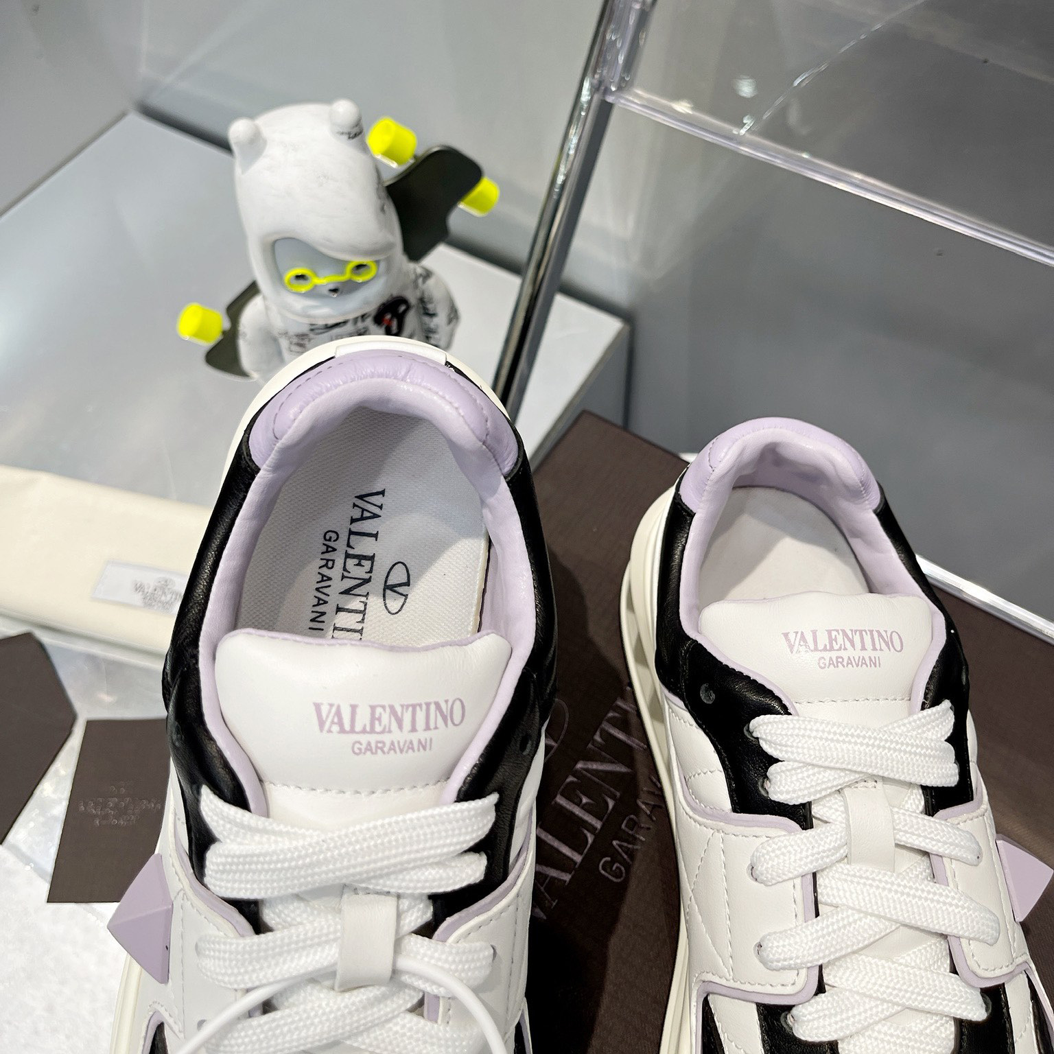 Low-Top-Sneaker Valenti One Stud aus Kalbsleder - EUR FASHION