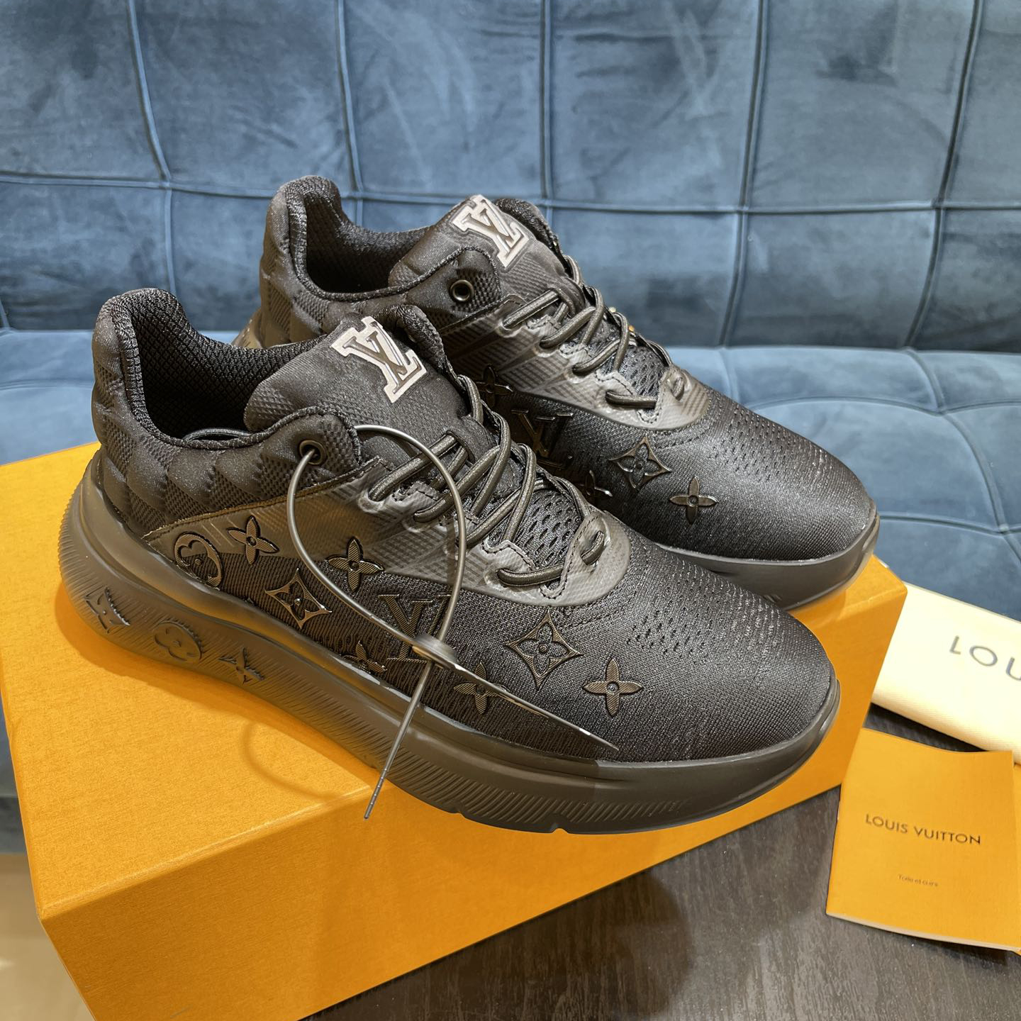 Louis Vuitton Show Up Sneaker 1A9JRJ - EUR FASHION