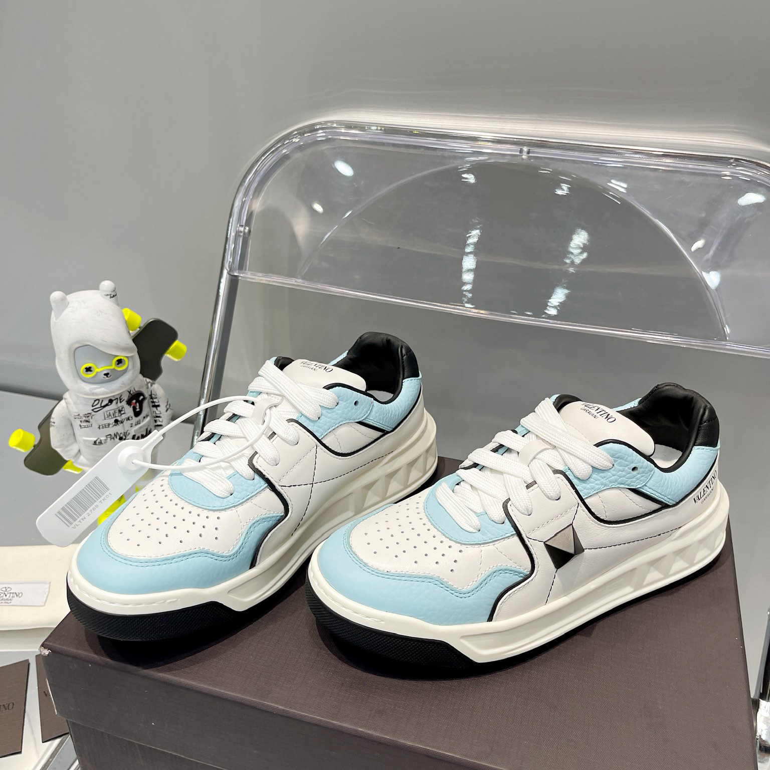 Low-Top-Sneaker Valenti One Stud aus Kalbsleder - EUR FASHION