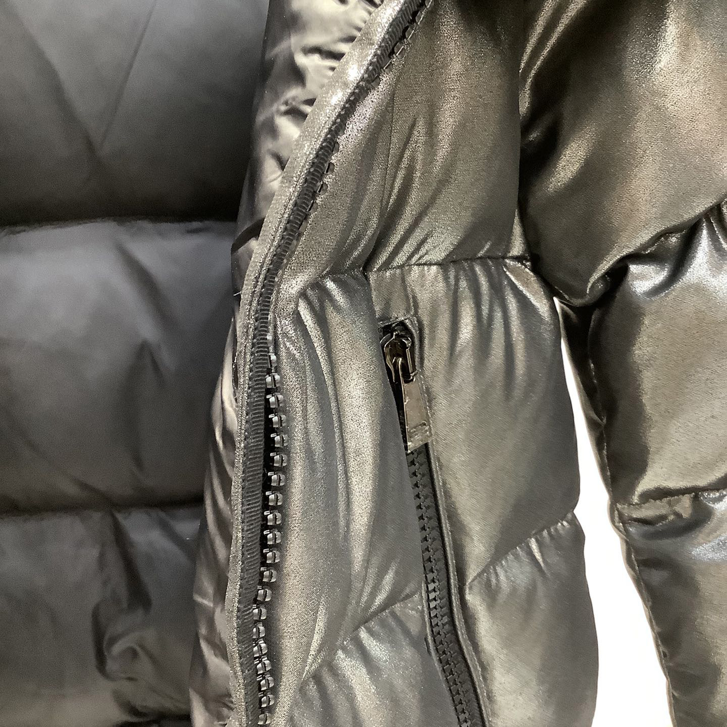 Moncler Laiche kurze Daunenjacke - EUR FASHION
