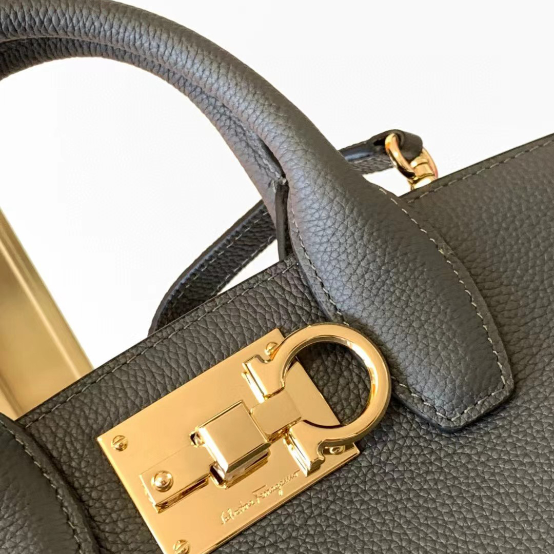 Ferragamo Studio Soft Bag (29–25–14,5 cm) 21H159 - EUR FASHION