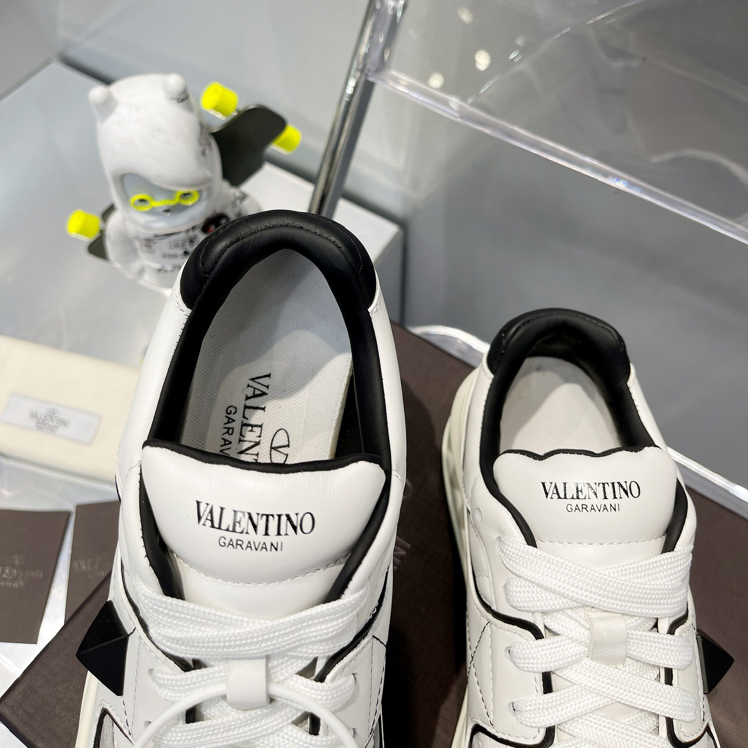 Low-Top-Sneaker Valenti One Stud aus Kalbsleder - EUR FASHION