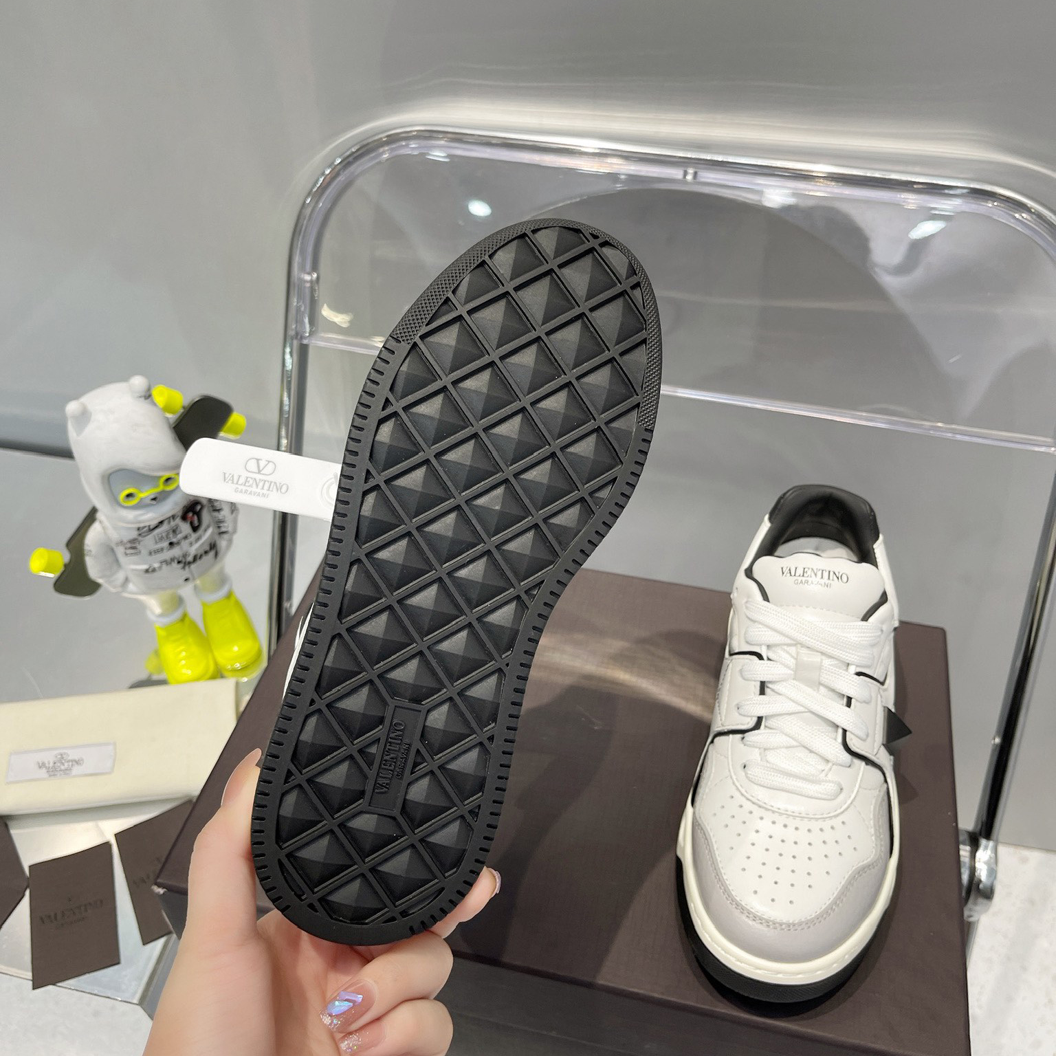 Low-Top-Sneaker Valenti One Stud aus Kalbsleder - EUR FASHION