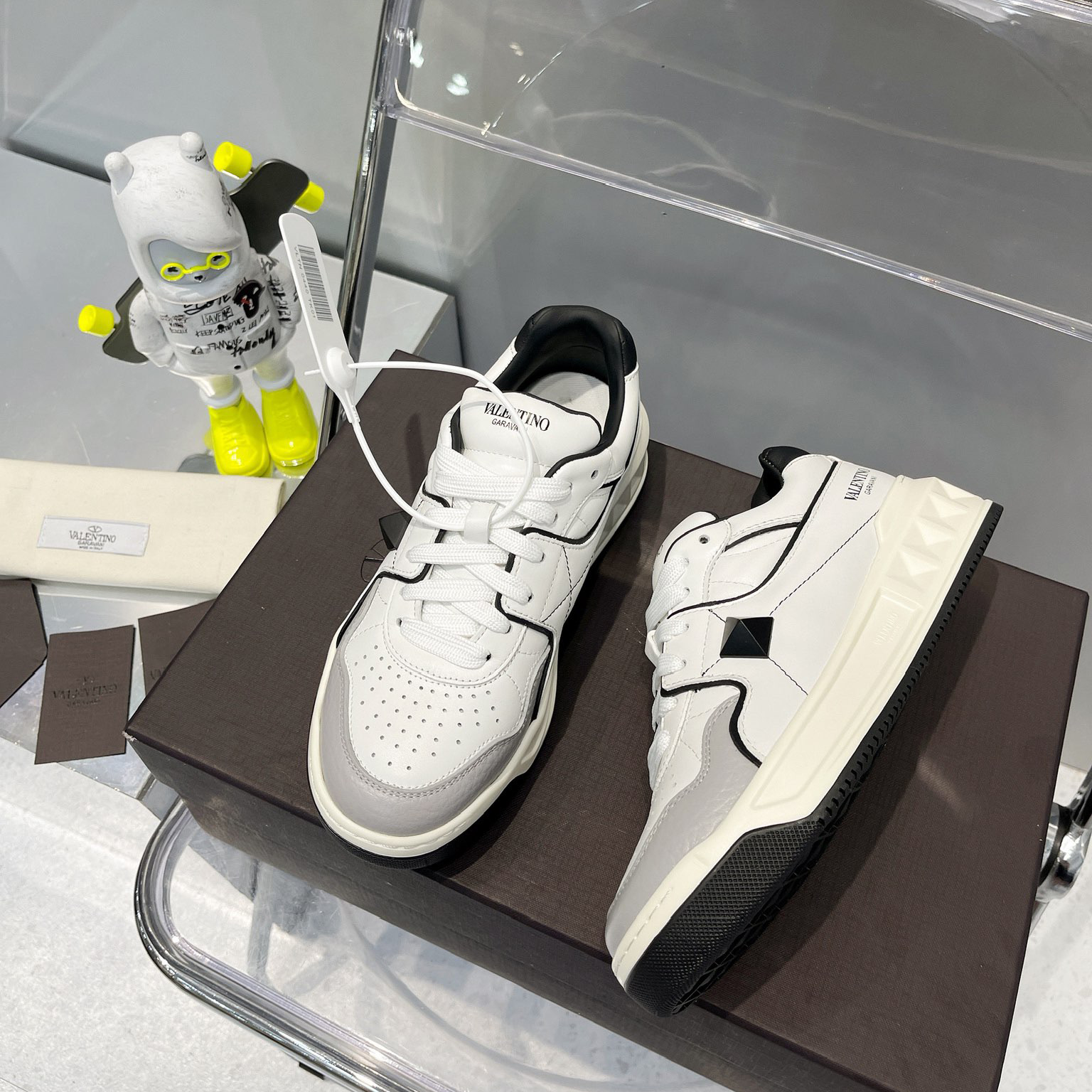 Low-Top-Sneaker Valenti One Stud aus Kalbsleder - EUR FASHION