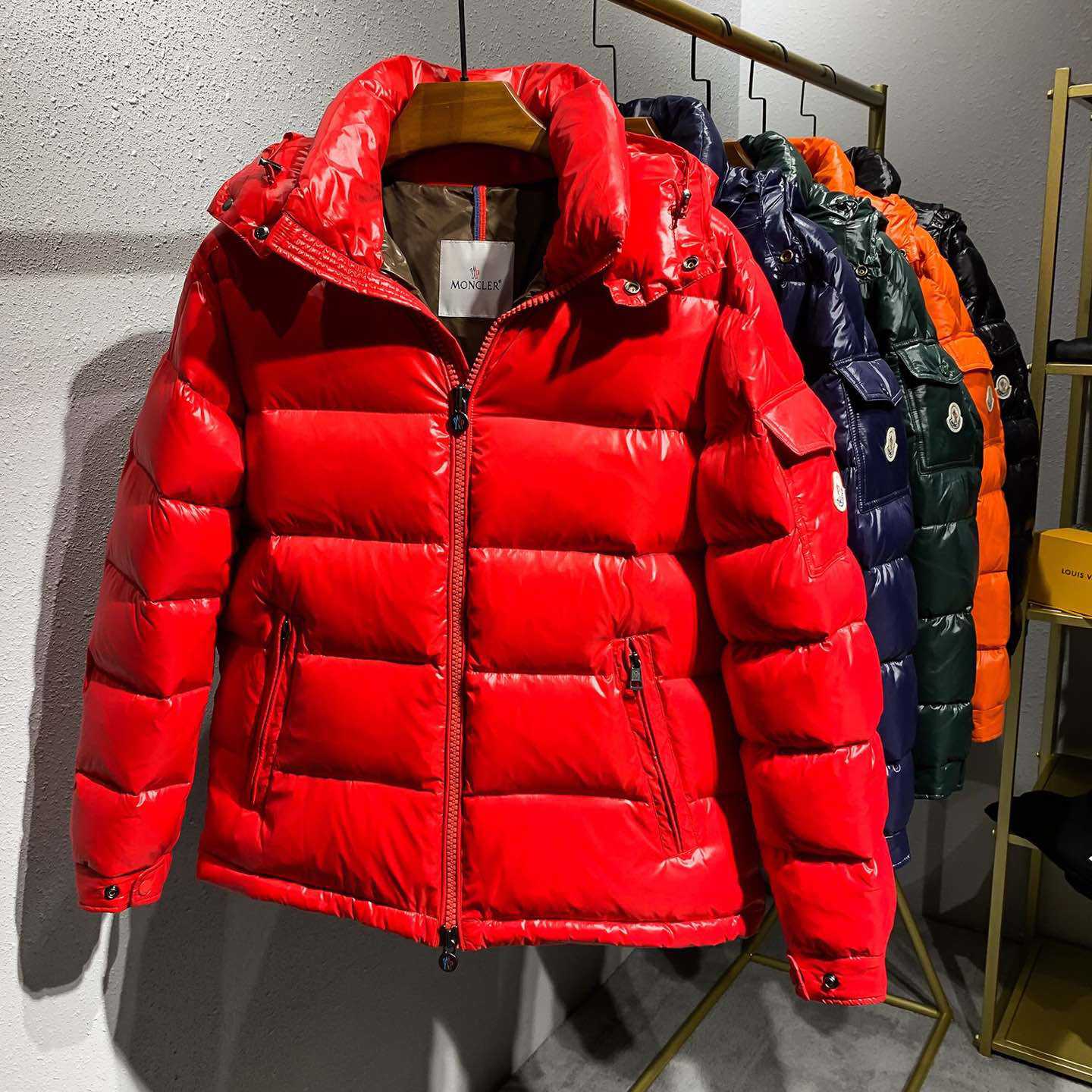 Moncler kurze Daunenjacke - EUR FASHION