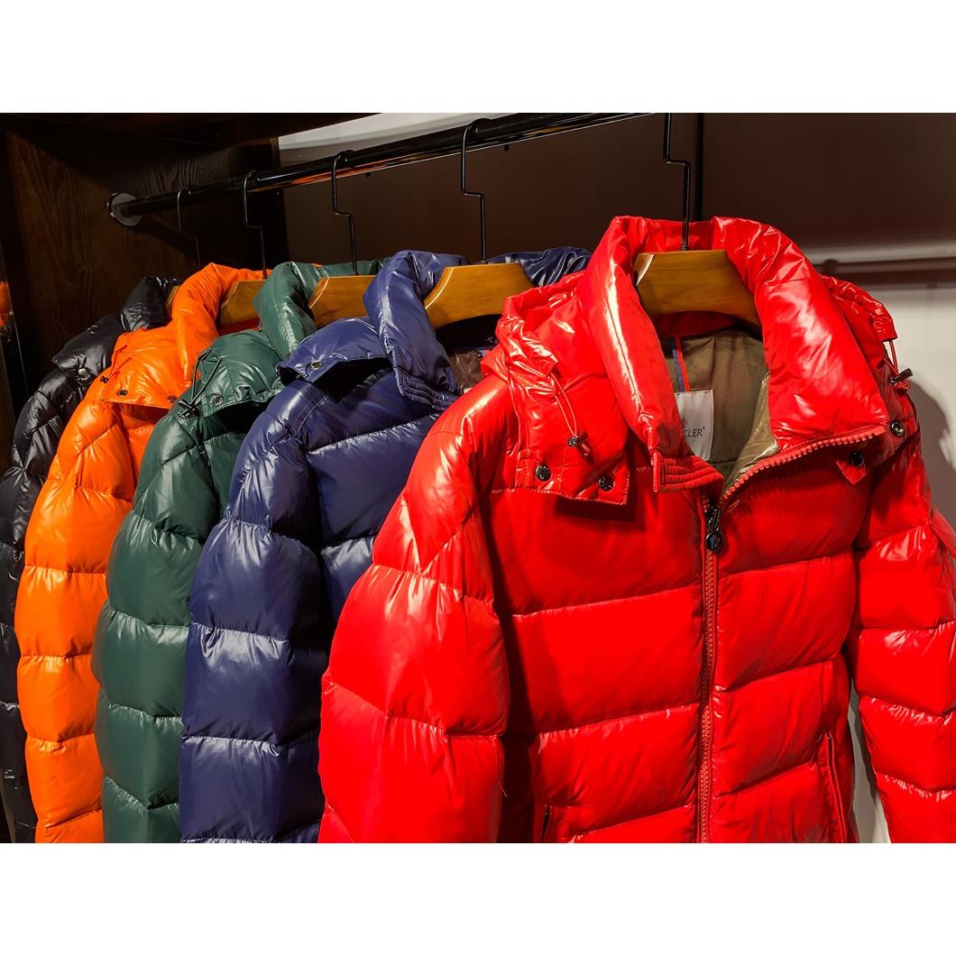 Moncler kurze Daunenjacke - EUR FASHION
