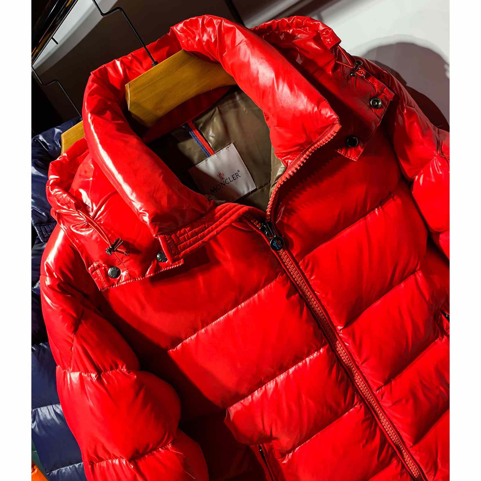 Moncler kurze Daunenjacke - EUR FASHION