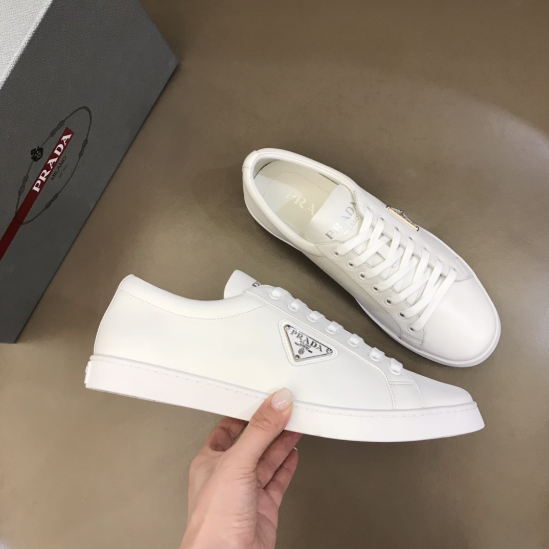 Prada-Sneaker aus gebürstetem Leder (nach britischer Größe) - EUR FASHION