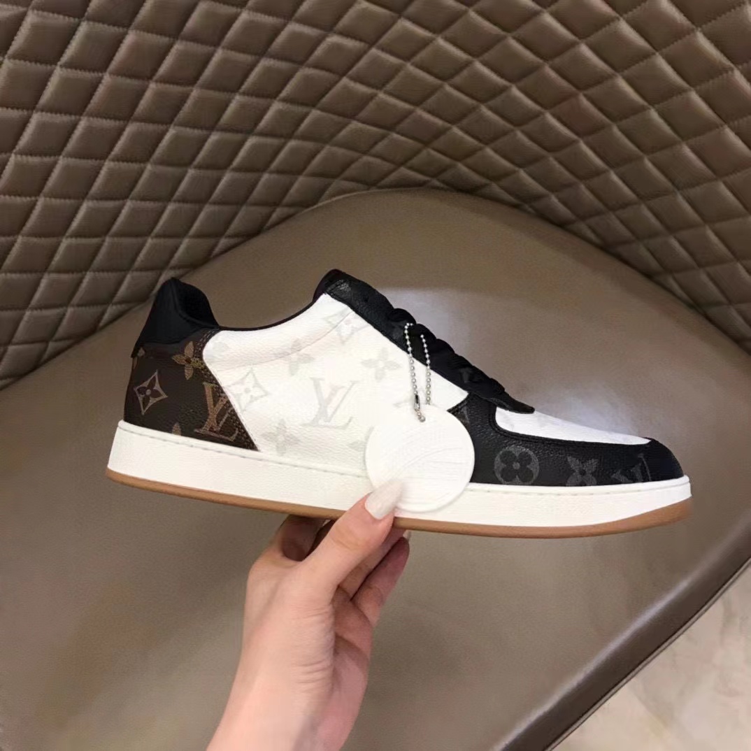 Louis Vuitton Rivoli Sneaker 1A8WGA - EUR FASHION