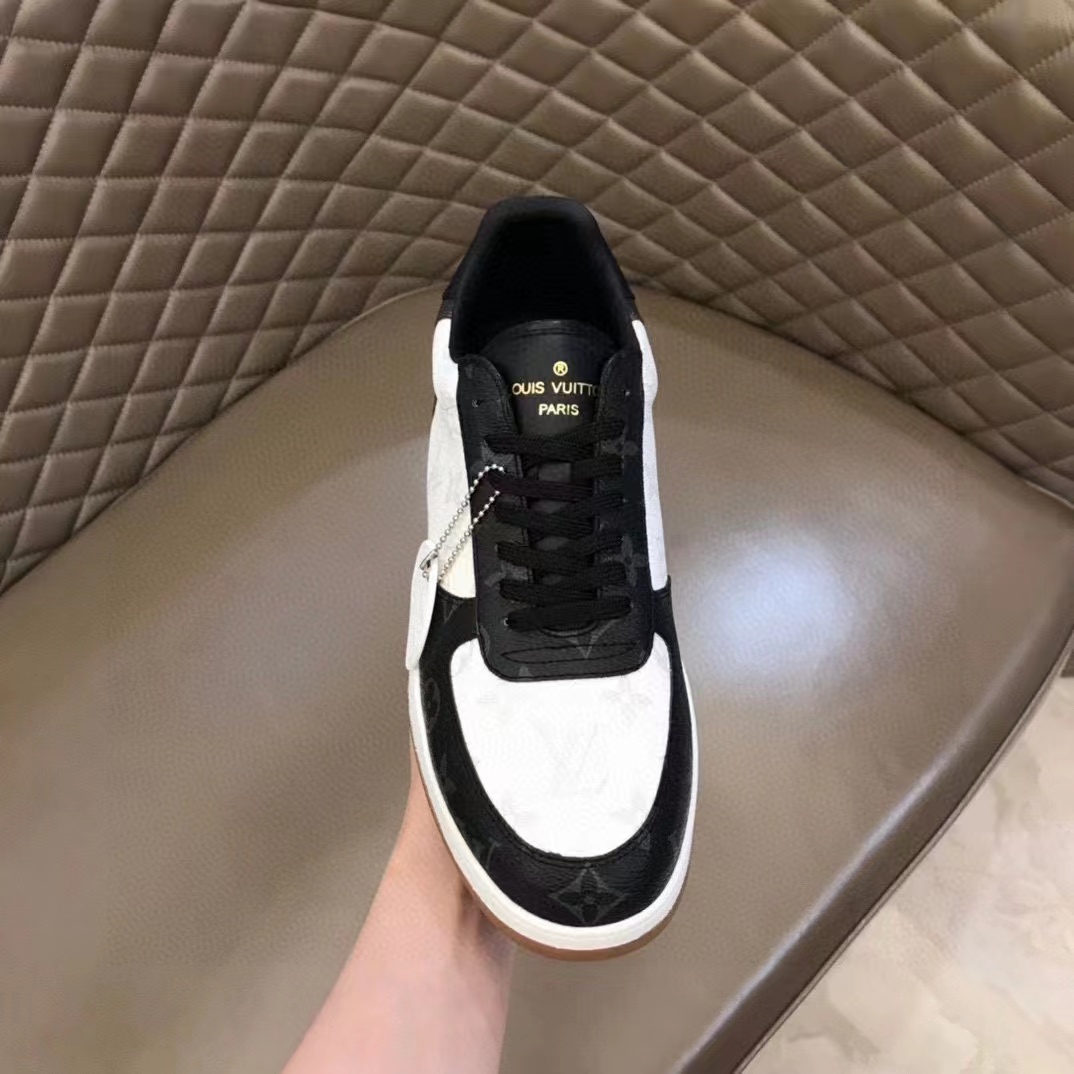 Louis Vuitton Rivoli Sneaker 1A8WGA - EUR FASHION