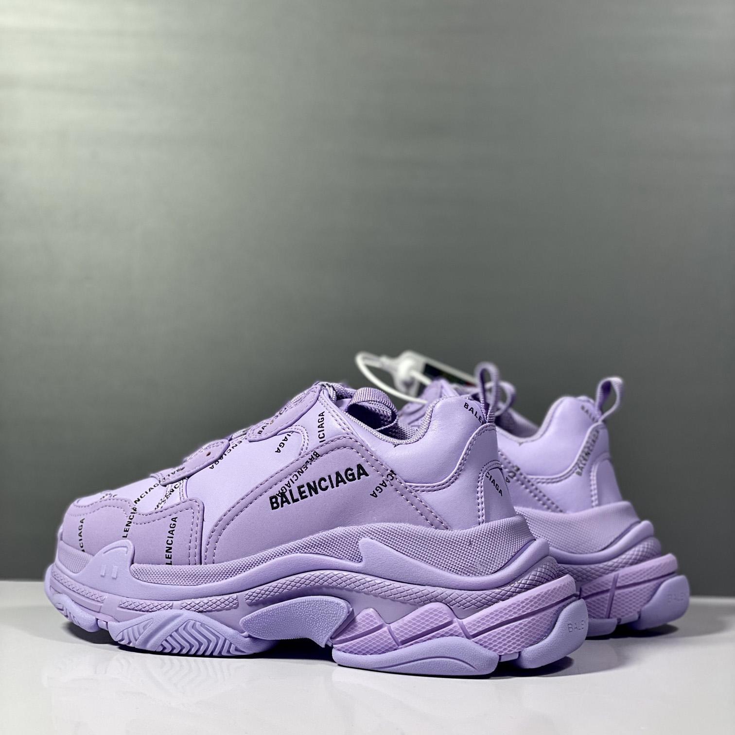Balenciaga Triple S Sneaker Allover-Logo aus hellviolettem und schwarzem technischem Material - EUR FASHION