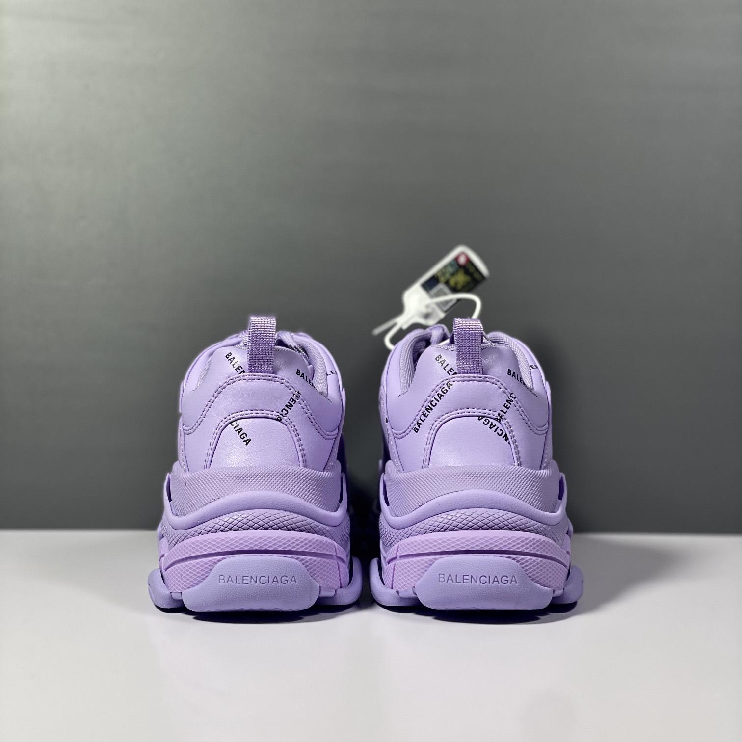 Balenciaga Triple S Sneaker Allover-Logo aus hellviolettem und schwarzem technischem Material - EUR FASHION