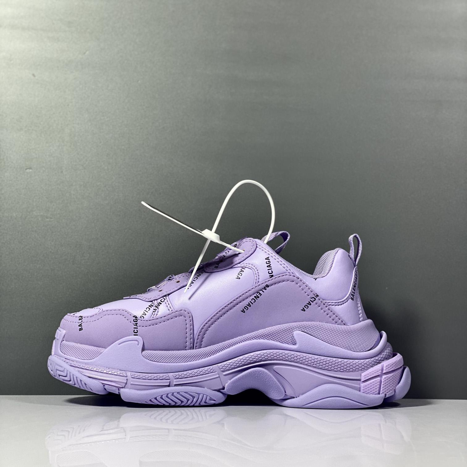 Balenciaga Triple S Sneaker Allover-Logo aus hellviolettem und schwarzem technischem Material - EUR FASHION