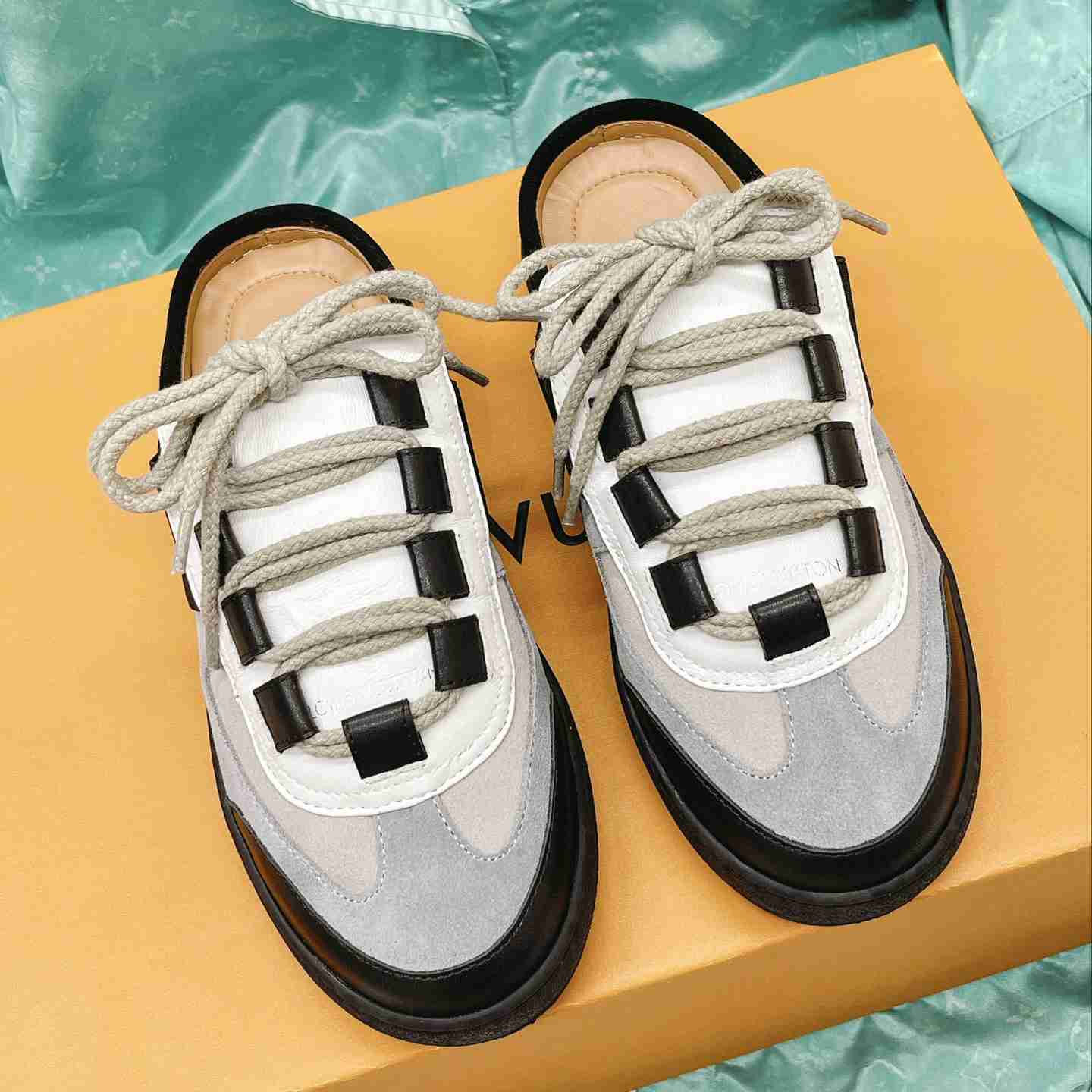 Louis Vuitton Lous Sneaker mit offener Rückseite - EUR FASHION