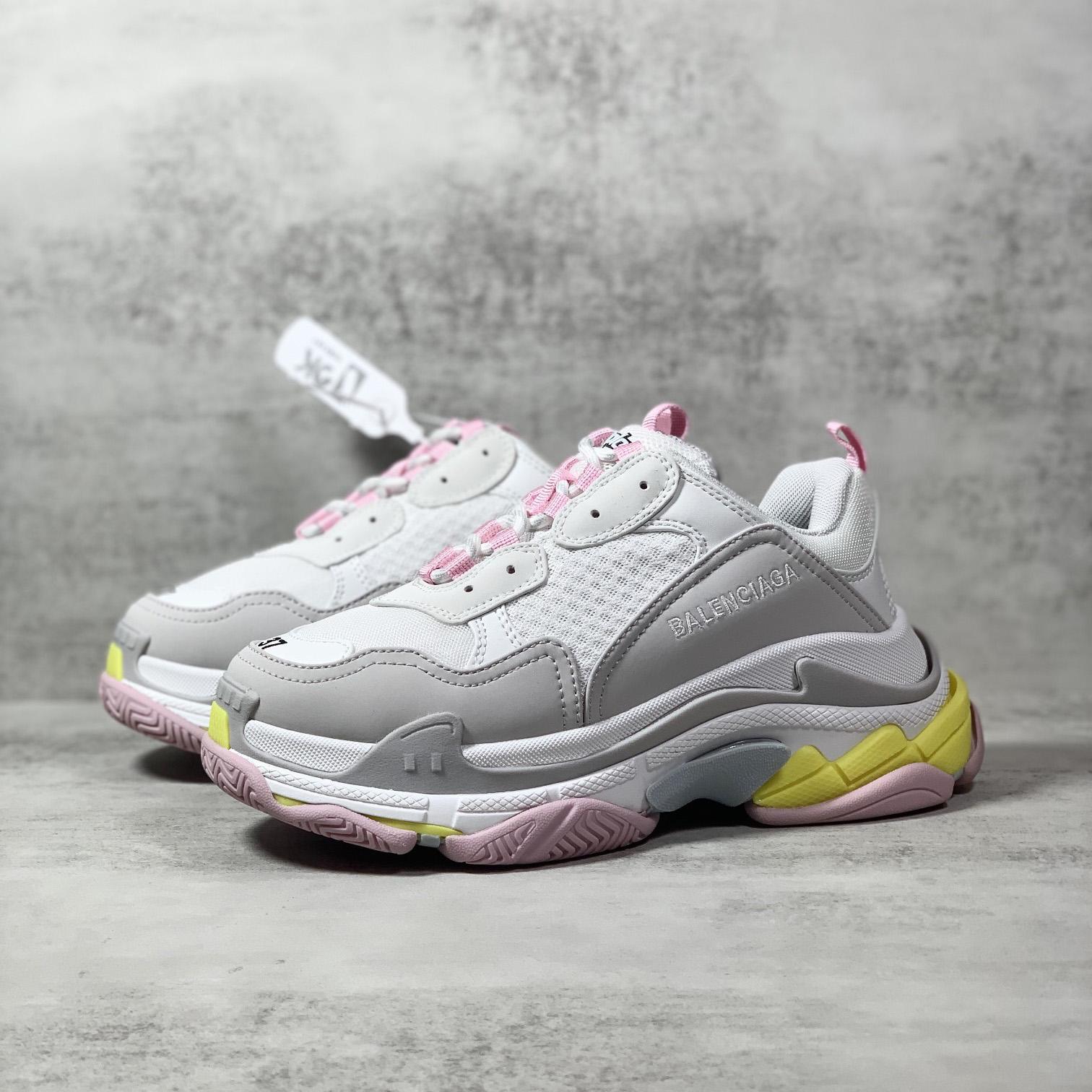 Balenciaga Triple S Sneaker in Grau, Weiß, Hellgelb, Hellrosa und Hellblau, Doppelschaum und Mesh - EUR FASHION