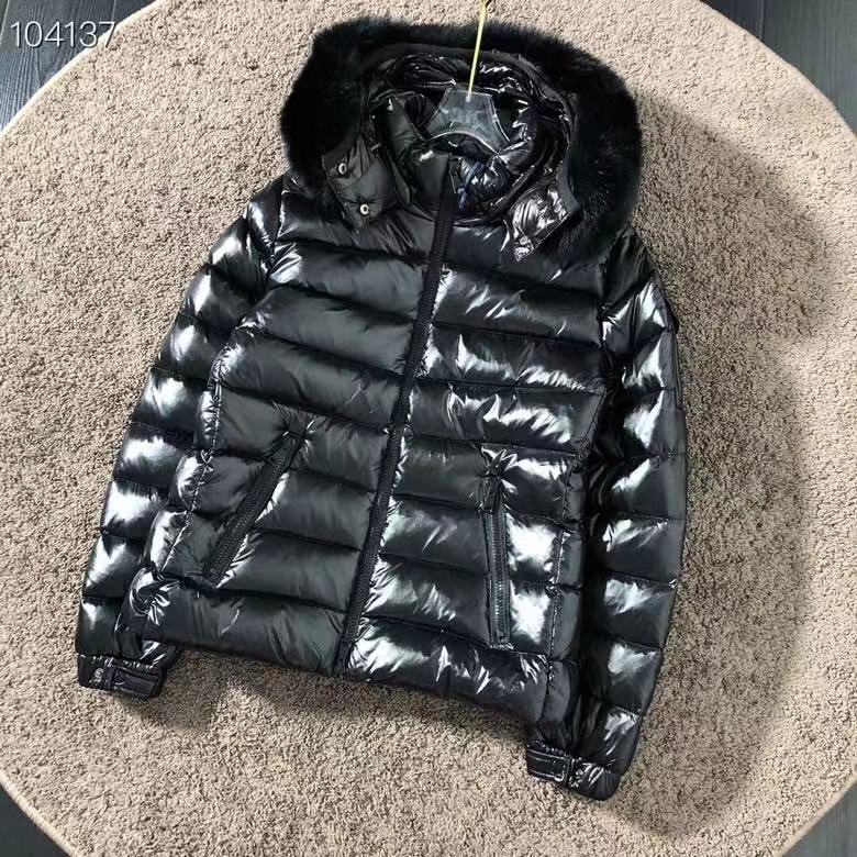 Schwarze Daunen-Badyfur-Jacke von Moncler - EUR FASHION