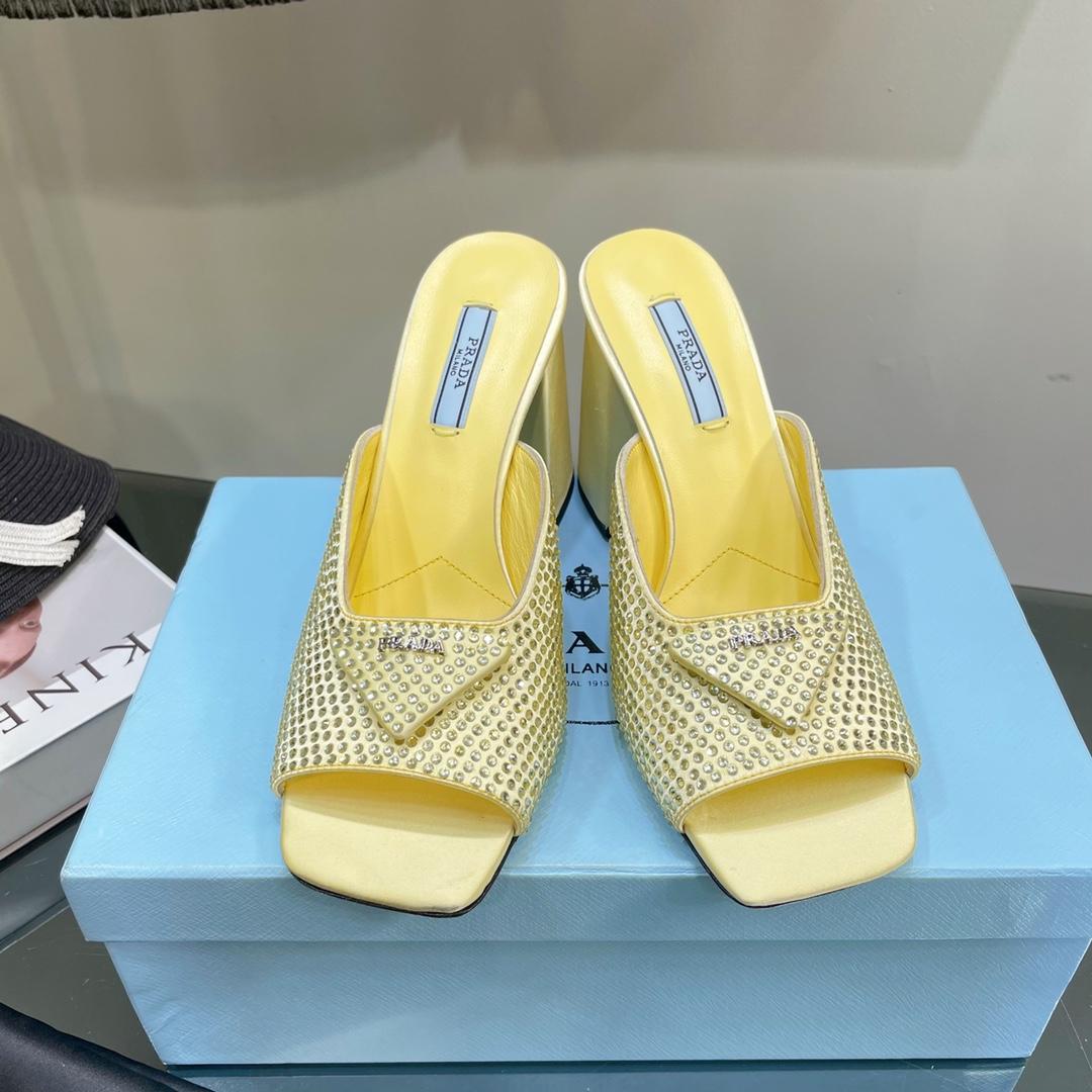 Hochhackige Satin-Slides von Prada mit Kristallen - EUR FASHION