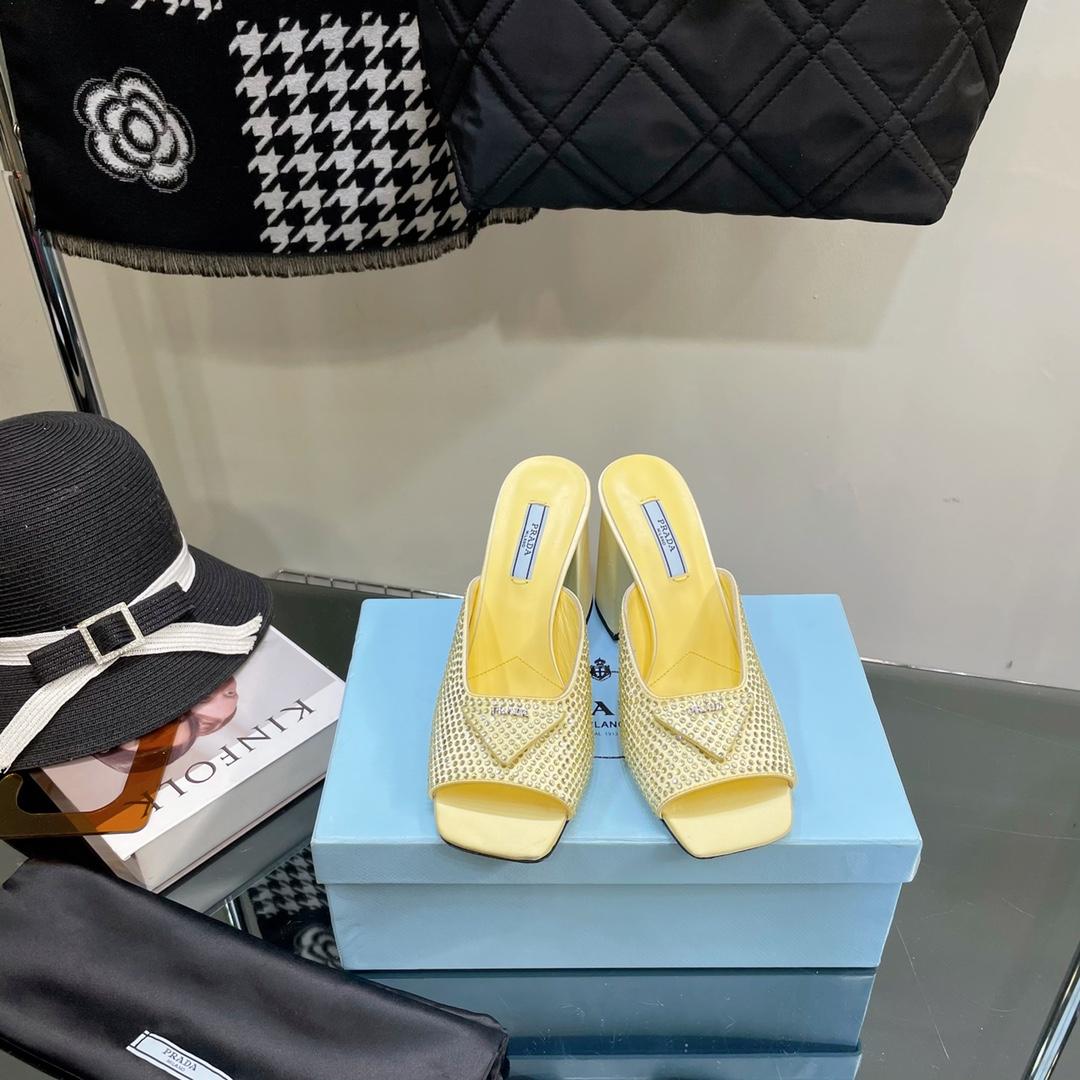 Hochhackige Satin-Slides von Prada mit Kristallen - EUR FASHION