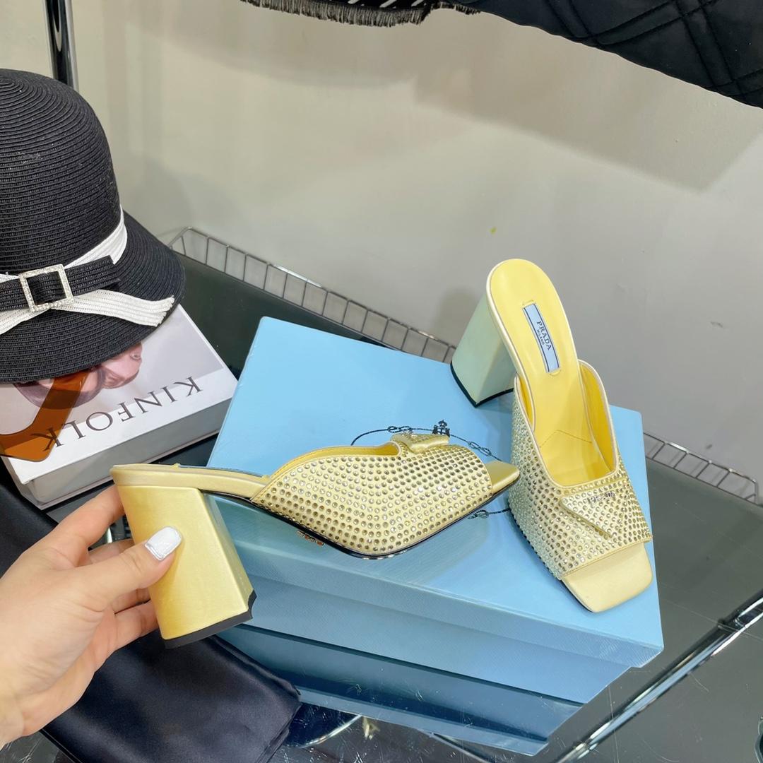 Hochhackige Satin-Slides von Prada mit Kristallen - EUR FASHION