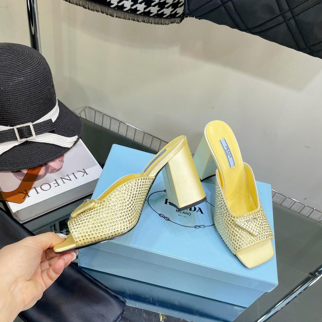 Hochhackige Satin-Slides von Prada mit Kristallen - EUR FASHION