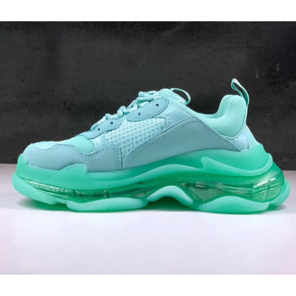 Balenciaga Triple S Sneaker mit klarer Sohle aus hellblauem Doppelschaum und Mesh - EUR FASHION