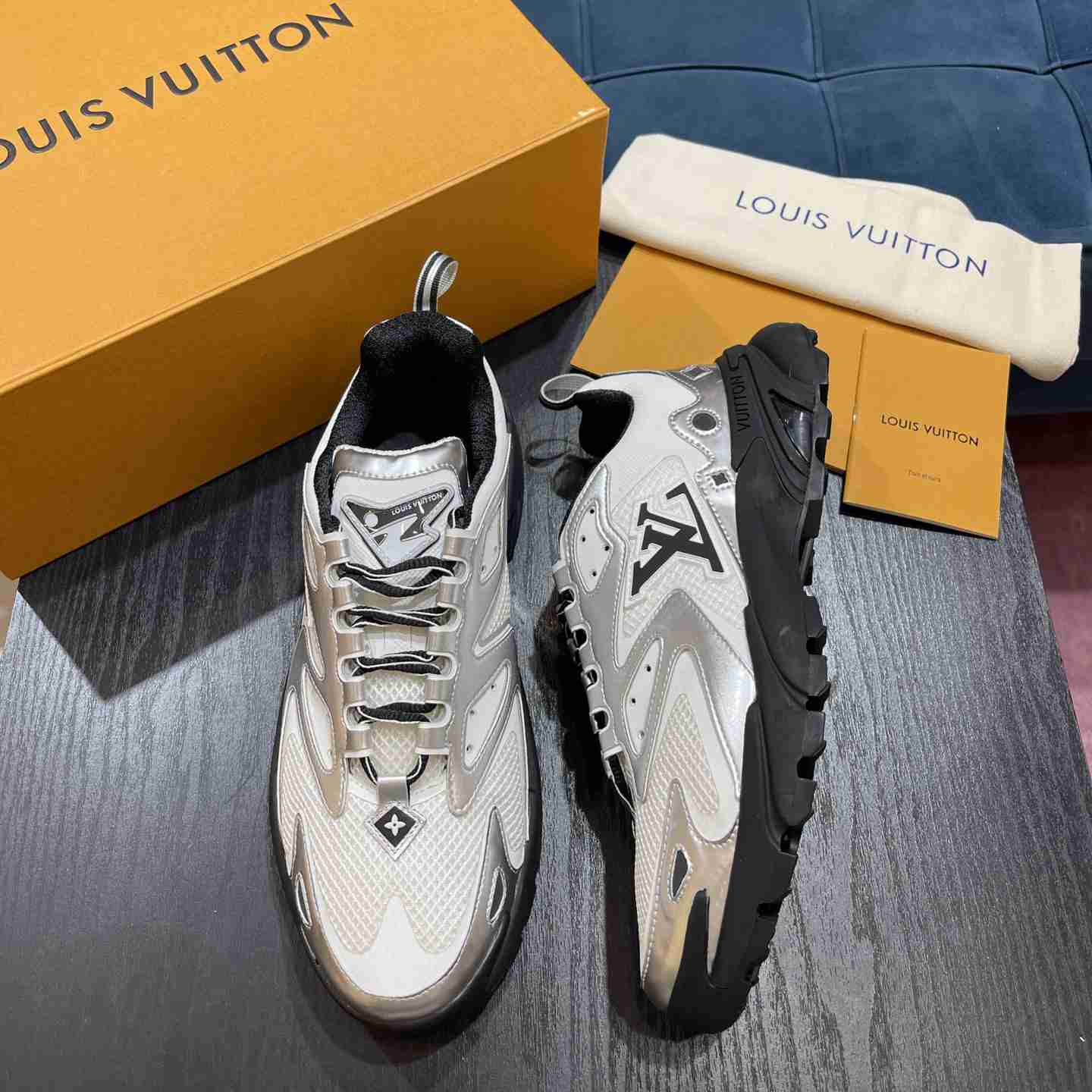 Louis Vuitton Runner Tatic Sneaker (in britischer Größe) - EUR FASHION