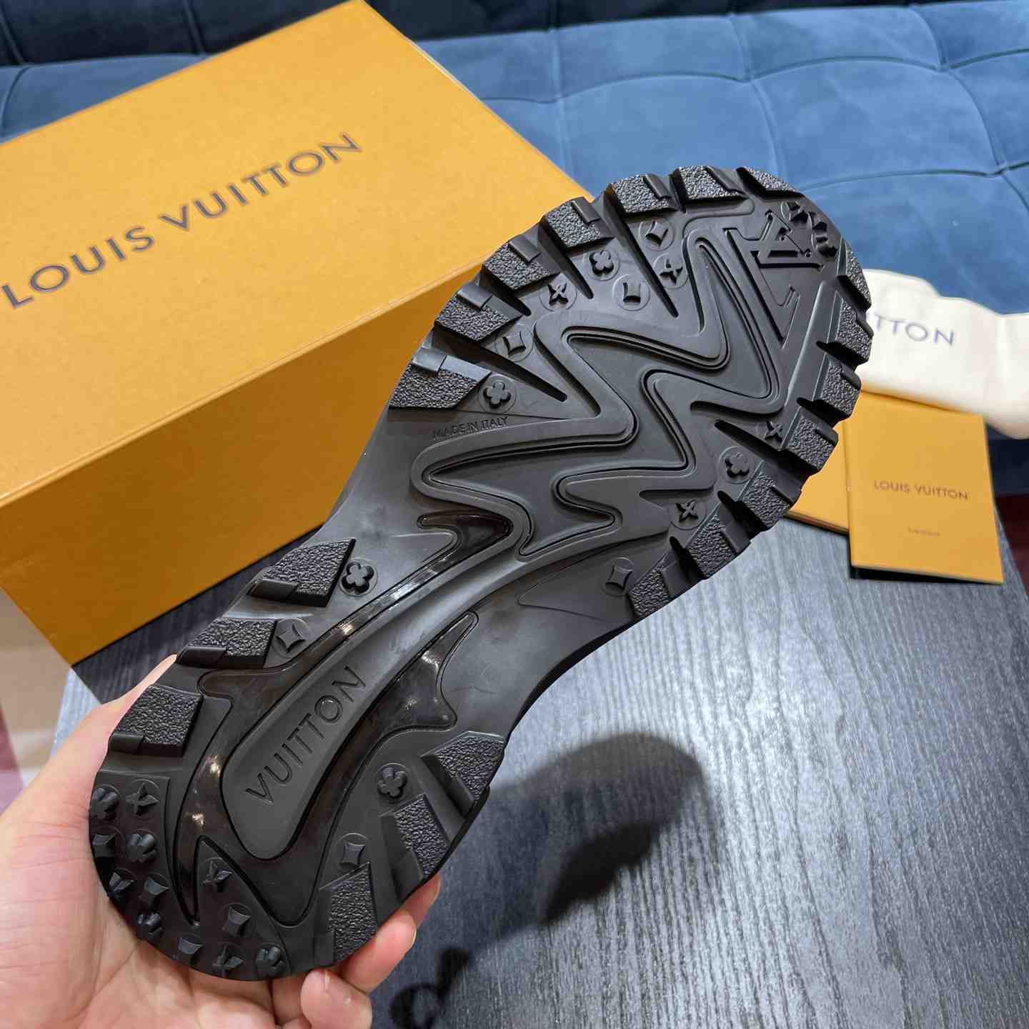 Louis Vuitton Runner Tatic Sneaker (in britischer Größe) - EUR FASHION