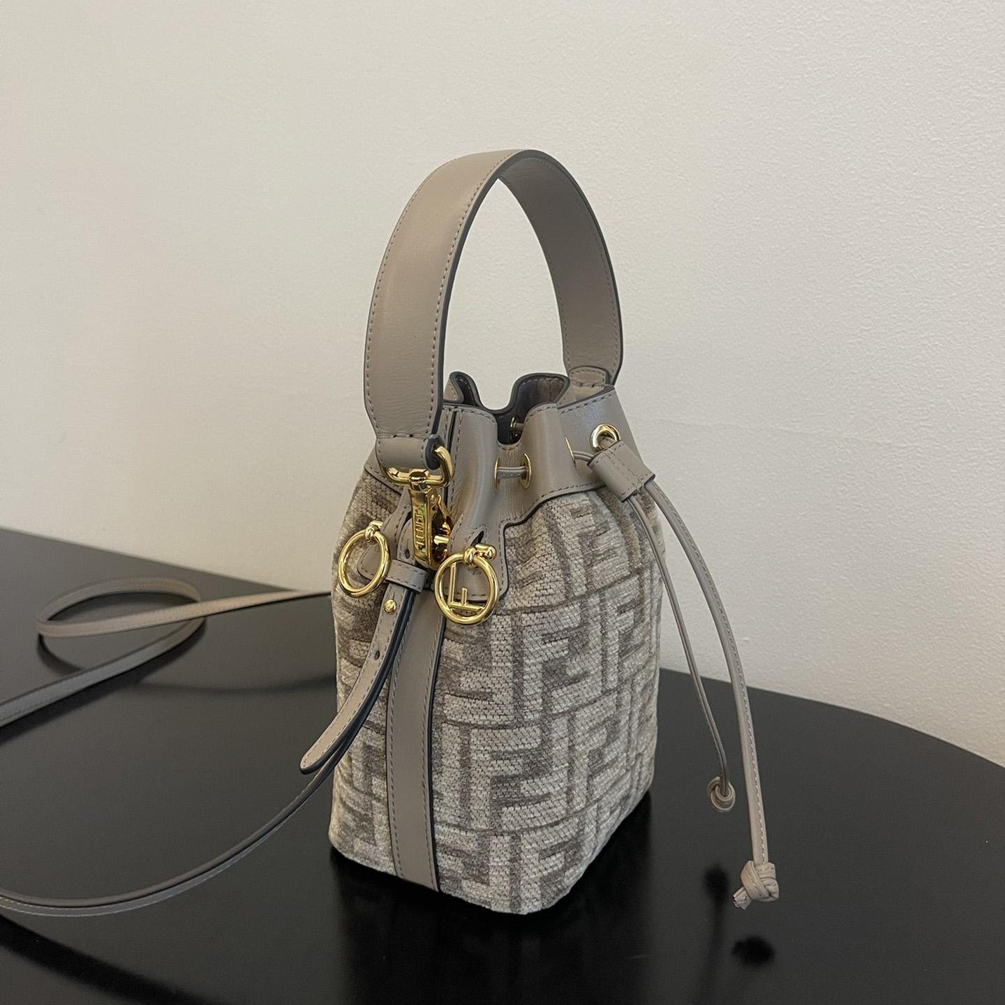 Fendi „Mon Tresor“ Beuteltasche (12-18-10 cm) - EUR FASHION