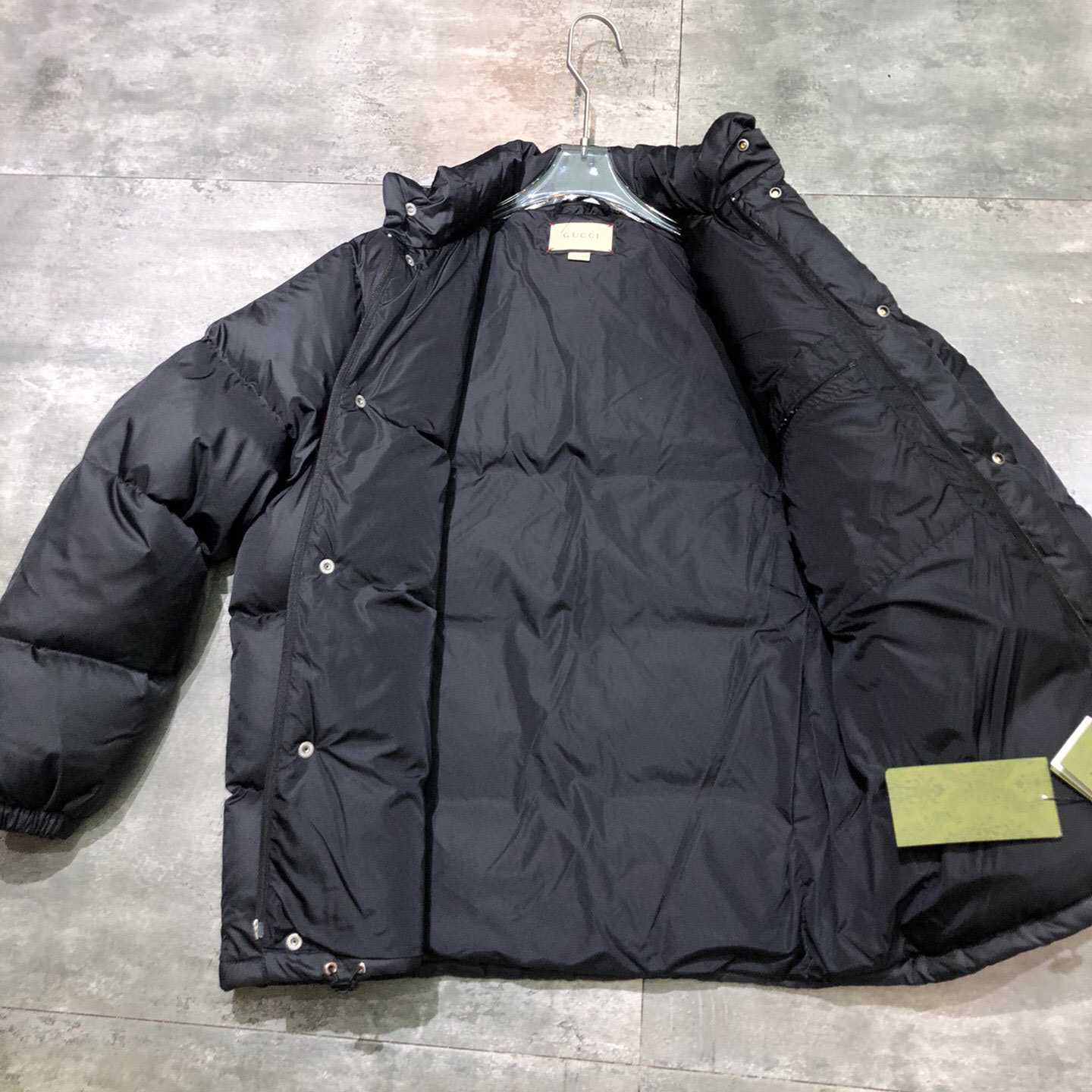 Gucci gepolsterte Nylon-Bomberjacke mit Web - EUR FASHION
